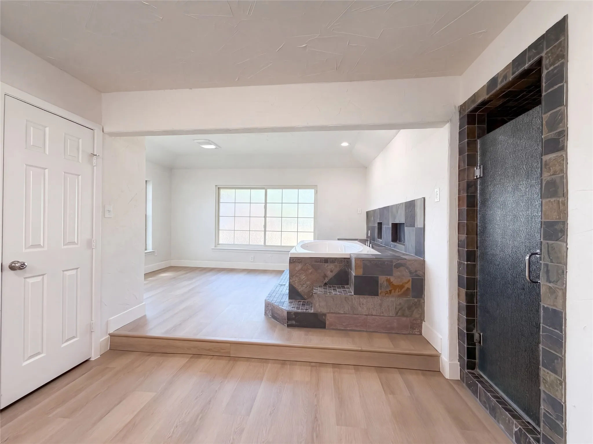 Single Family Residence For Sale in Tarrant County , 2283 N Holland Road, Mansfield, Texas 76063, 4 Bedroom, 3 Bathroom, 2 Garage spaces, 3,815 Sqft, built in 1983, mls#21400492, Real Estate Agent in Mansfield, Homes For Sale in Tarrant county, Homes For Sale in Mansfield, Realtor in Mansfield Texas, Real Estate Brokerage Independent Realty Texas, Luminita Cordes Realtor