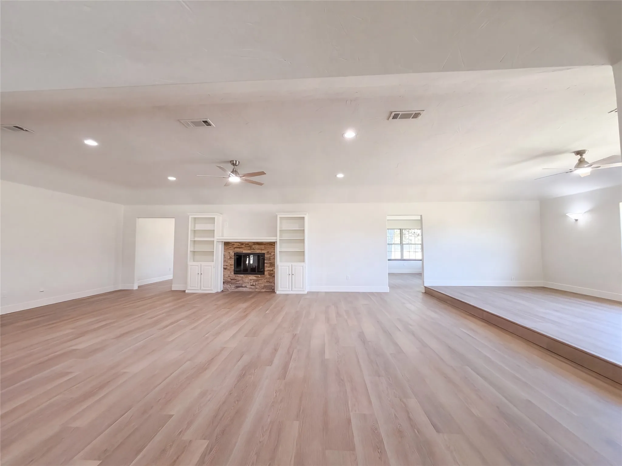 Single Family Residence For Sale in Tarrant County , 2283 N Holland Road, Mansfield, Texas 76063, 4 Bedroom, 3 Bathroom, 2 Garage spaces, 3,815 Sqft, built in 1983, mls#21400492, Real Estate Agent in Mansfield, Homes For Sale in Tarrant county, Homes For Sale in Mansfield, Realtor in Mansfield Texas, Real Estate Brokerage Independent Realty Texas, Luminita Cordes Realtor