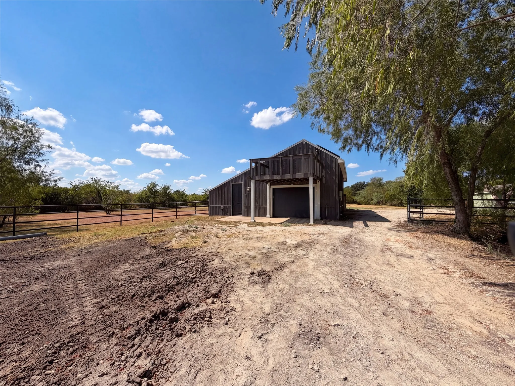 Single Family Residence For Sale in Tarrant County , 2283 N Holland Road, Mansfield, Texas 76063, 4 Bedroom, 3 Bathroom, 2 Garage spaces, 3,815 Sqft, built in 1983, mls#21400492, Real Estate Agent in Mansfield, Homes For Sale in Tarrant county, Homes For Sale in Mansfield, Realtor in Mansfield Texas, Real Estate Brokerage Independent Realty Texas, Luminita Cordes Realtor