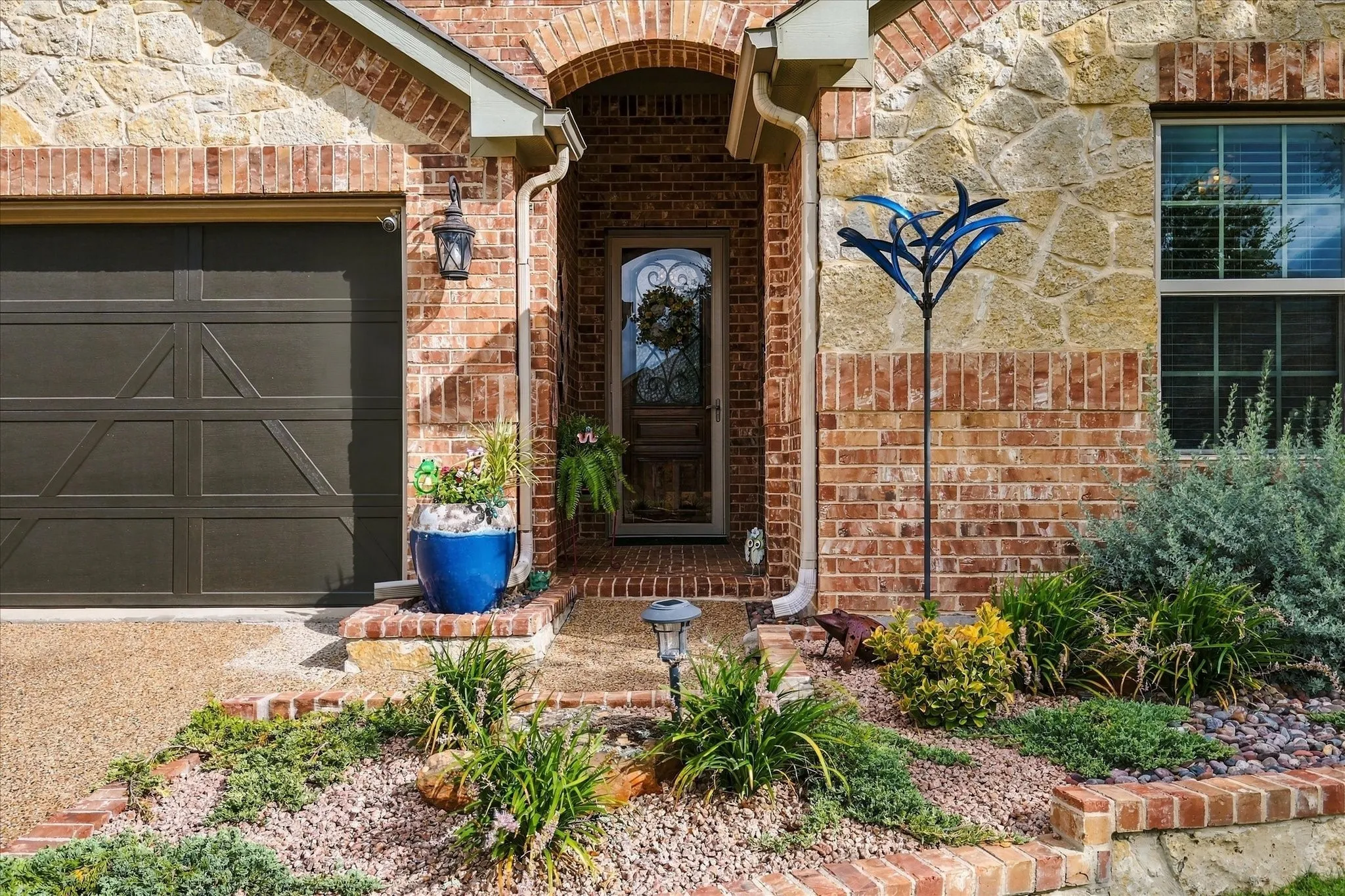 Single Family Residence For Sale in Denton County , 1629 Falconet Court, Carrollton, Texas 75010, 3 Bedroom, 2 Bathroom, 2 Garage spaces, 2,086 Sqft, built in 2012, mls#21398031, Real Estate Agent in Carrollton, Homes For Sale in Denton county, Homes For Sale in Carrollton, Realtor in Carrollton Texas, Real Estate Brokerage Independent Realty Texas, Luminita Cordes Realtor