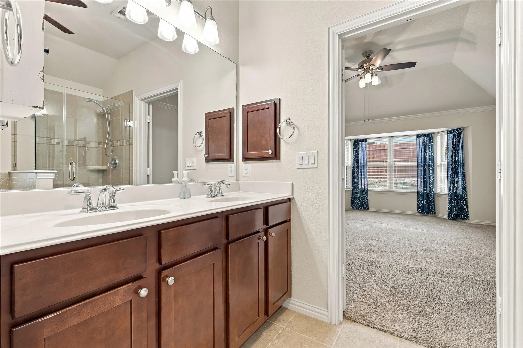 Single Family Residence For Sale in Denton County , 1629 Falconet Court, Carrollton, Texas 75010, 3 Bedroom, 2 Bathroom, 2 Garage spaces, 2,086 Sqft, built in 2012, mls#21398031, Real Estate Agent in Carrollton, Homes For Sale in Denton county, Homes For Sale in Carrollton, Realtor in Carrollton Texas, Real Estate Brokerage Independent Realty Texas, Luminita Cordes Realtor