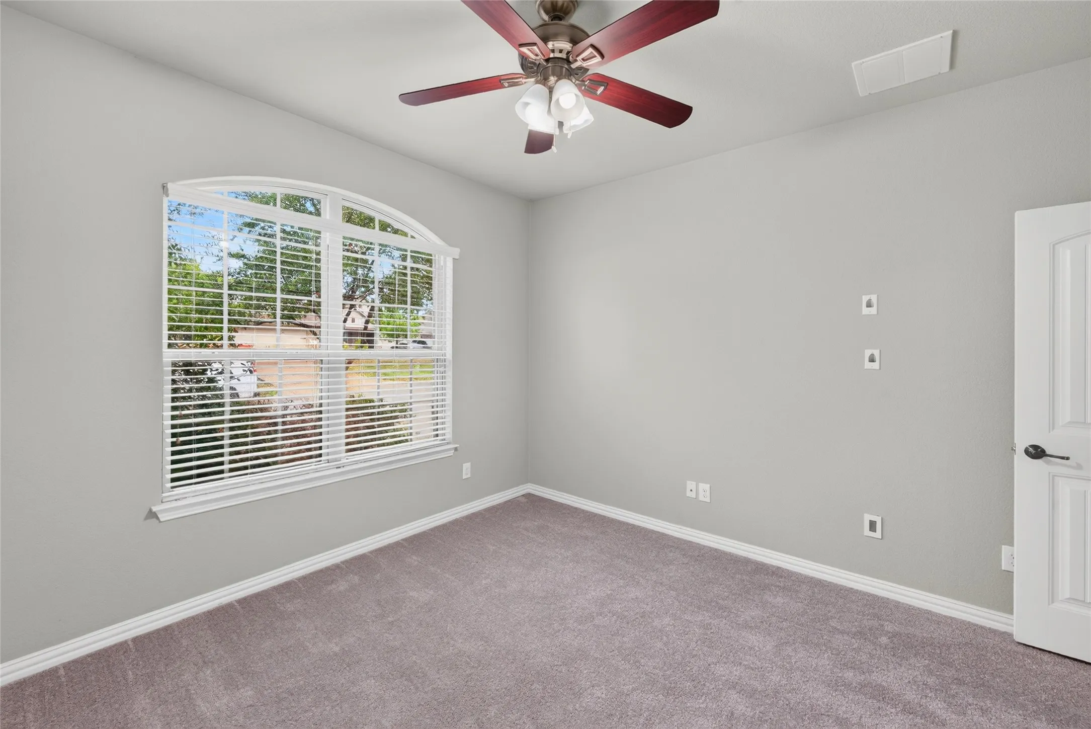 Single Family Residence For Rent in Rockwall County , 336 Chamberlain Drive, Fate, Texas 75189, 4 Bedroom, 3 Bathroom, 3 Garage spaces, 3,067 Sqft, built in 2017, mls#21402338, Real Estate Agent in Fate, Homes For Rent in Rockwall county, Homes For Rent in Fate, Realtor in Fate Texas, Real Estate Brokerage Independent Realty Texas, Luminita Cordes Realtor