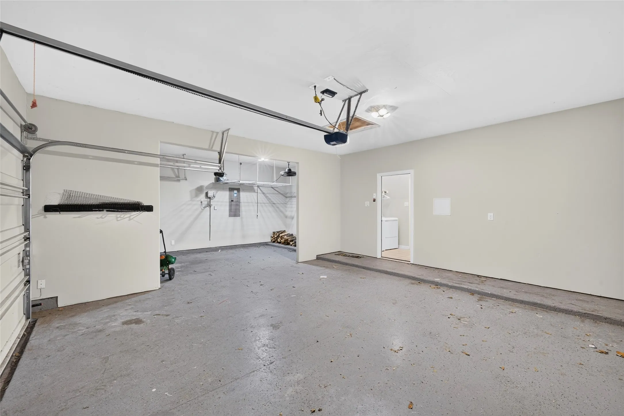 Single Family Residence For Rent in Rockwall County , 336 Chamberlain Drive, Fate, Texas 75189, 4 Bedroom, 3 Bathroom, 3 Garage spaces, 3,067 Sqft, built in 2017, mls#21402338, Real Estate Agent in Fate, Homes For Rent in Rockwall county, Homes For Rent in Fate, Realtor in Fate Texas, Real Estate Brokerage Independent Realty Texas, Luminita Cordes Realtor