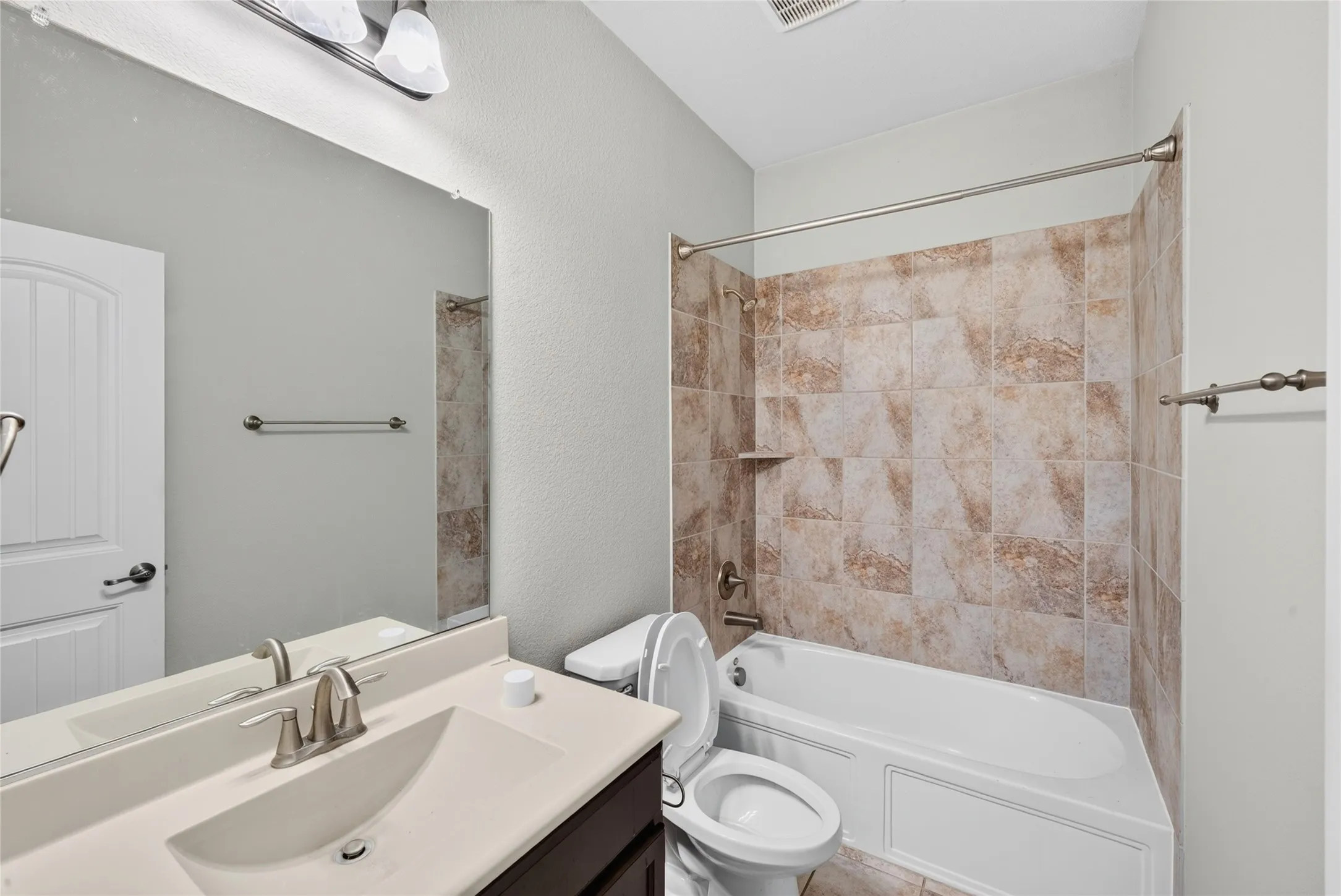 Single Family Residence For Rent in Rockwall County , 336 Chamberlain Drive, Fate, Texas 75189, 4 Bedroom, 3 Bathroom, 3 Garage spaces, 3,067 Sqft, built in 2017, mls#21402338, Real Estate Agent in Fate, Homes For Rent in Rockwall county, Homes For Rent in Fate, Realtor in Fate Texas, Real Estate Brokerage Independent Realty Texas, Luminita Cordes Realtor