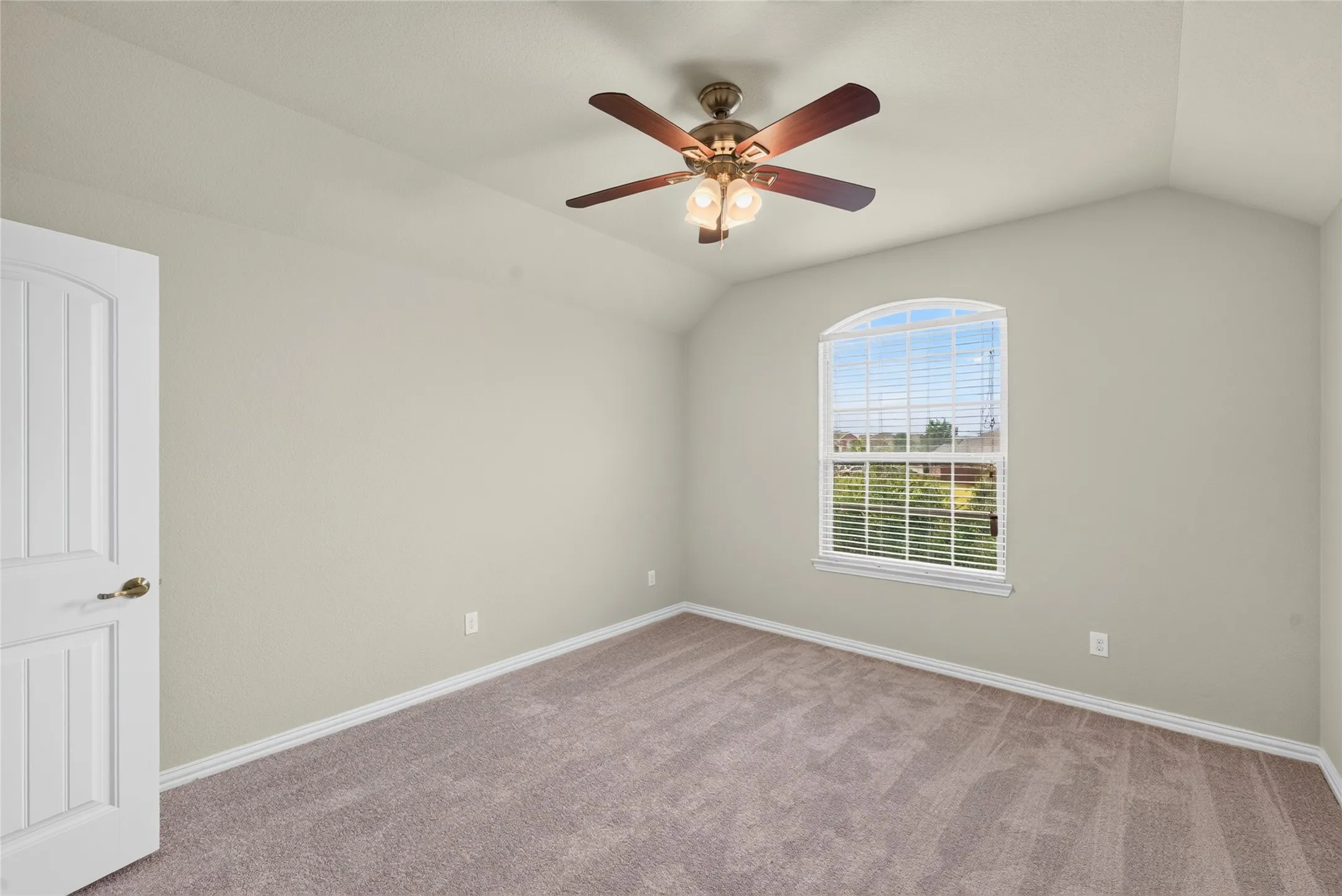 Single Family Residence For Rent in Rockwall County , 336 Chamberlain Drive, Fate, Texas 75189, 4 Bedroom, 3 Bathroom, 3 Garage spaces, 3,067 Sqft, built in 2017, mls#21402338, Real Estate Agent in Fate, Homes For Rent in Rockwall county, Homes For Rent in Fate, Realtor in Fate Texas, Real Estate Brokerage Independent Realty Texas, Luminita Cordes Realtor