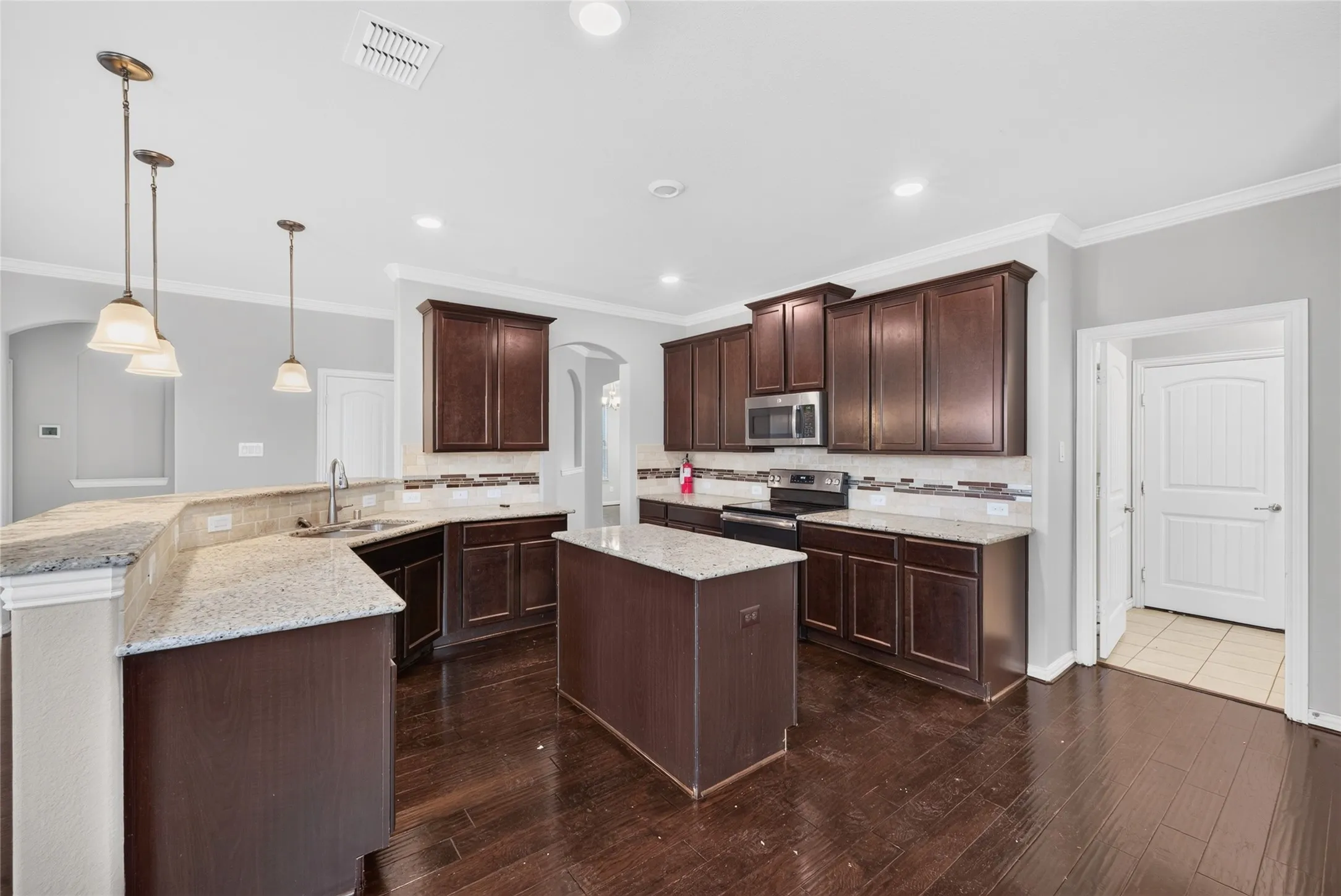 Single Family Residence For Rent in Rockwall County , 336 Chamberlain Drive, Fate, Texas 75189, 4 Bedroom, 3 Bathroom, 3 Garage spaces, 3,067 Sqft, built in 2017, mls#21402338, Real Estate Agent in Fate, Homes For Rent in Rockwall county, Homes For Rent in Fate, Realtor in Fate Texas, Real Estate Brokerage Independent Realty Texas, Luminita Cordes Realtor