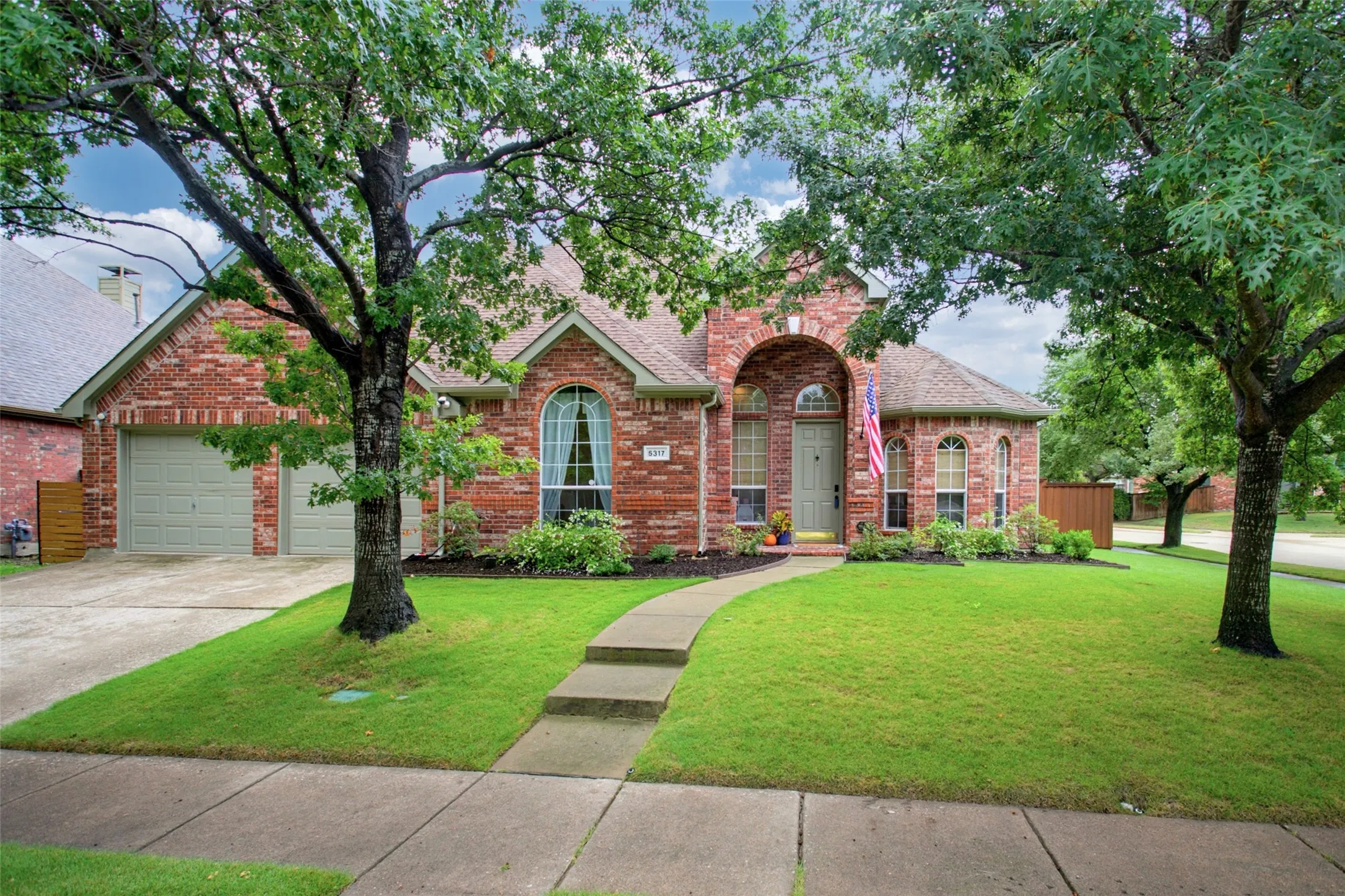 Single Family Residence For Sale in Collin County , 5317 Sandstone Lane, Mc Kinney, Texas 75072, 3 Bedroom, 2 Bathroom, 2 Garage spaces, 1,849 Sqft, built in 2001, mls#21402495, Real Estate Agent in Mc Kinney, Homes For Sale in Collin county, Homes For Sale in Mc Kinney, Realtor in Mc Kinney Texas, Real Estate Brokerage Independent Realty Texas, Luminita Cordes Realtor