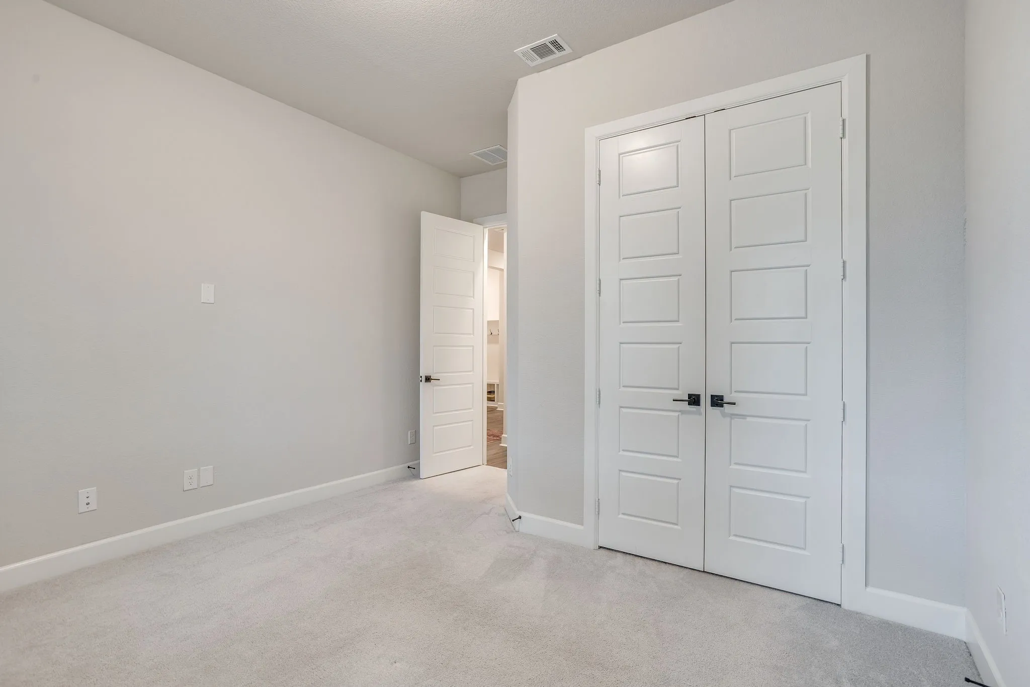 Single Family Residence For Sale in Johnson County , 1919 Birch Street, Mansfield, Texas 76063, 3 Bedroom, 2 Bathroom, 2 Garage spaces, 2,332 Sqft, built in 2023, mls#21402767, Real Estate Agent in Mansfield, Homes For Sale in Johnson county, Homes For Sale in Mansfield, Realtor in Mansfield Texas, Real Estate Brokerage Independent Realty Texas, Luminita Cordes Realtor