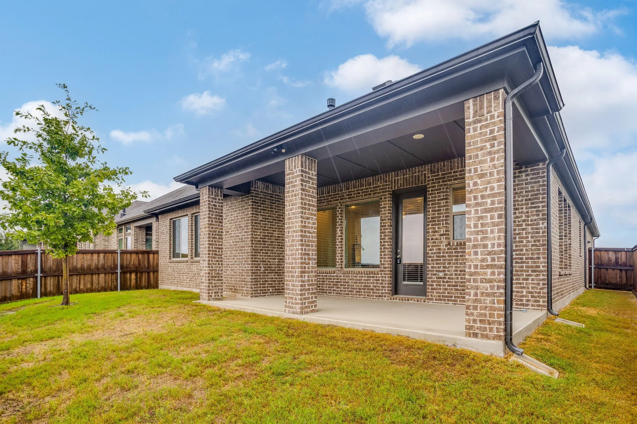 Single Family Residence For Sale in Johnson County , 1919 Birch Street, Mansfield, Texas 76063, 3 Bedroom, 2 Bathroom, 2 Garage spaces, 2,332 Sqft, built in 2023, mls#21402767, Real Estate Agent in Mansfield, Homes For Sale in Johnson county, Homes For Sale in Mansfield, Realtor in Mansfield Texas, Real Estate Brokerage Independent Realty Texas, Luminita Cordes Realtor