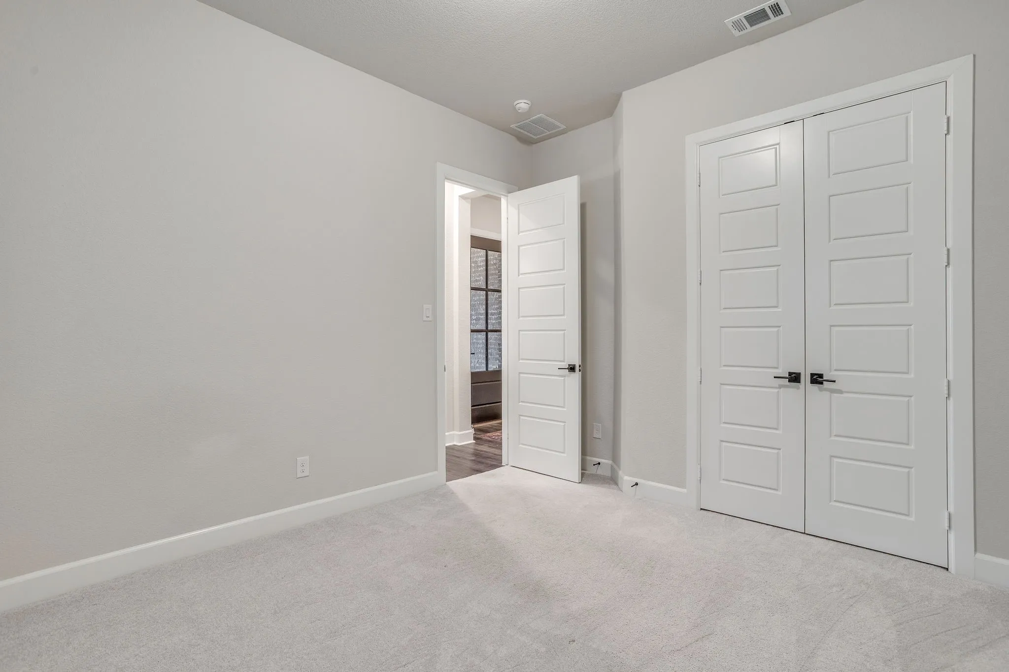 Single Family Residence For Sale in Johnson County , 1919 Birch Street, Mansfield, Texas 76063, 3 Bedroom, 2 Bathroom, 2 Garage spaces, 2,332 Sqft, built in 2023, mls#21402767, Real Estate Agent in Mansfield, Homes For Sale in Johnson county, Homes For Sale in Mansfield, Realtor in Mansfield Texas, Real Estate Brokerage Independent Realty Texas, Luminita Cordes Realtor