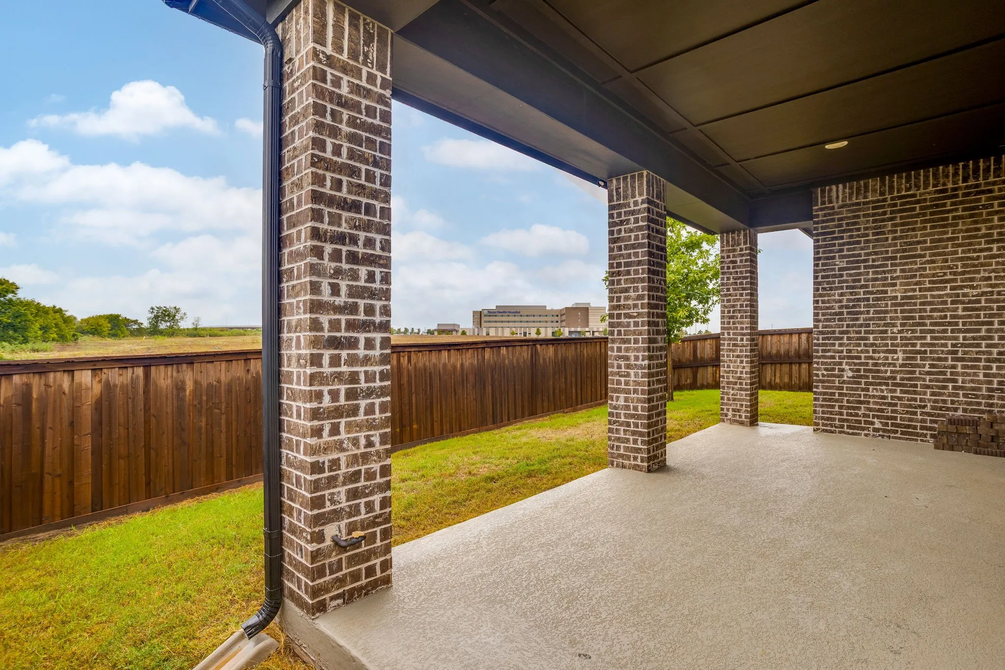 Single Family Residence For Sale in Johnson County , 1919 Birch Street, Mansfield, Texas 76063, 3 Bedroom, 2 Bathroom, 2 Garage spaces, 2,332 Sqft, built in 2023, mls#21402767, Real Estate Agent in Mansfield, Homes For Sale in Johnson county, Homes For Sale in Mansfield, Realtor in Mansfield Texas, Real Estate Brokerage Independent Realty Texas, Luminita Cordes Realtor