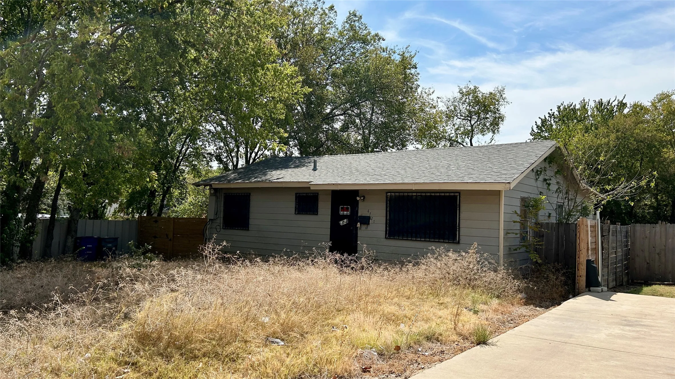 Single Family Residence For Sale in Dallas County , 4721 Garrison Avenue, Dallas, Texas 75216, 4 Bedroom, 2 Bathroom, Garage spaces, 1,500 Sqft, built in 1953, mls#21400662, Real Estate Agent in Dallas, Homes For Sale in Dallas county, Homes For Sale in Dallas, Realtor in Dallas Texas, Real Estate Brokerage Independent Realty Texas, Luminita Cordes Realtor