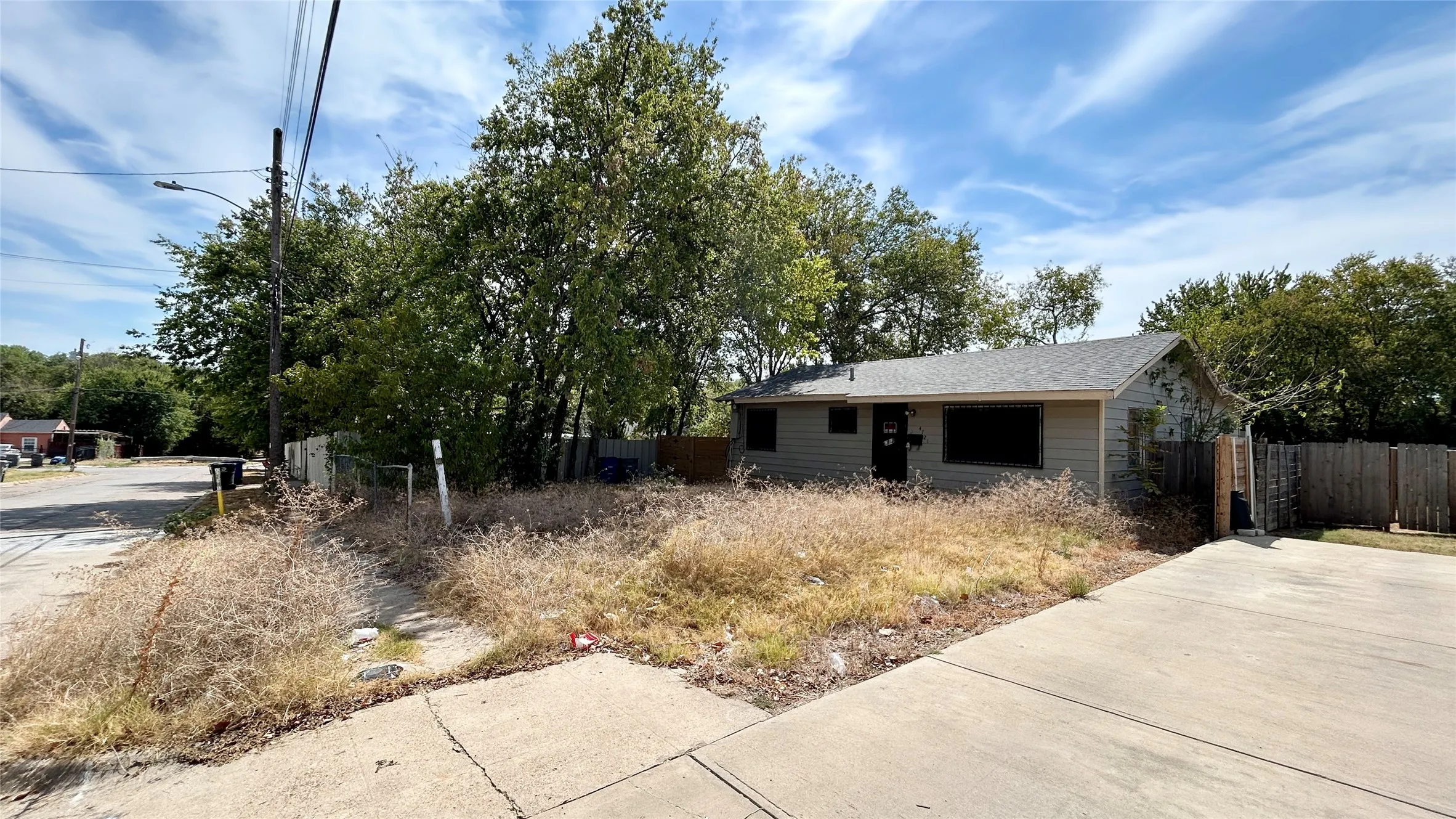 Single Family Residence For Sale in Dallas County , 4721 Garrison Avenue, Dallas, Texas 75216, 4 Bedroom, 2 Bathroom, Garage spaces, 1,500 Sqft, built in 1953, mls#21400662, Real Estate Agent in Dallas, Homes For Sale in Dallas county, Homes For Sale in Dallas, Realtor in Dallas Texas, Real Estate Brokerage Independent Realty Texas, Luminita Cordes Realtor