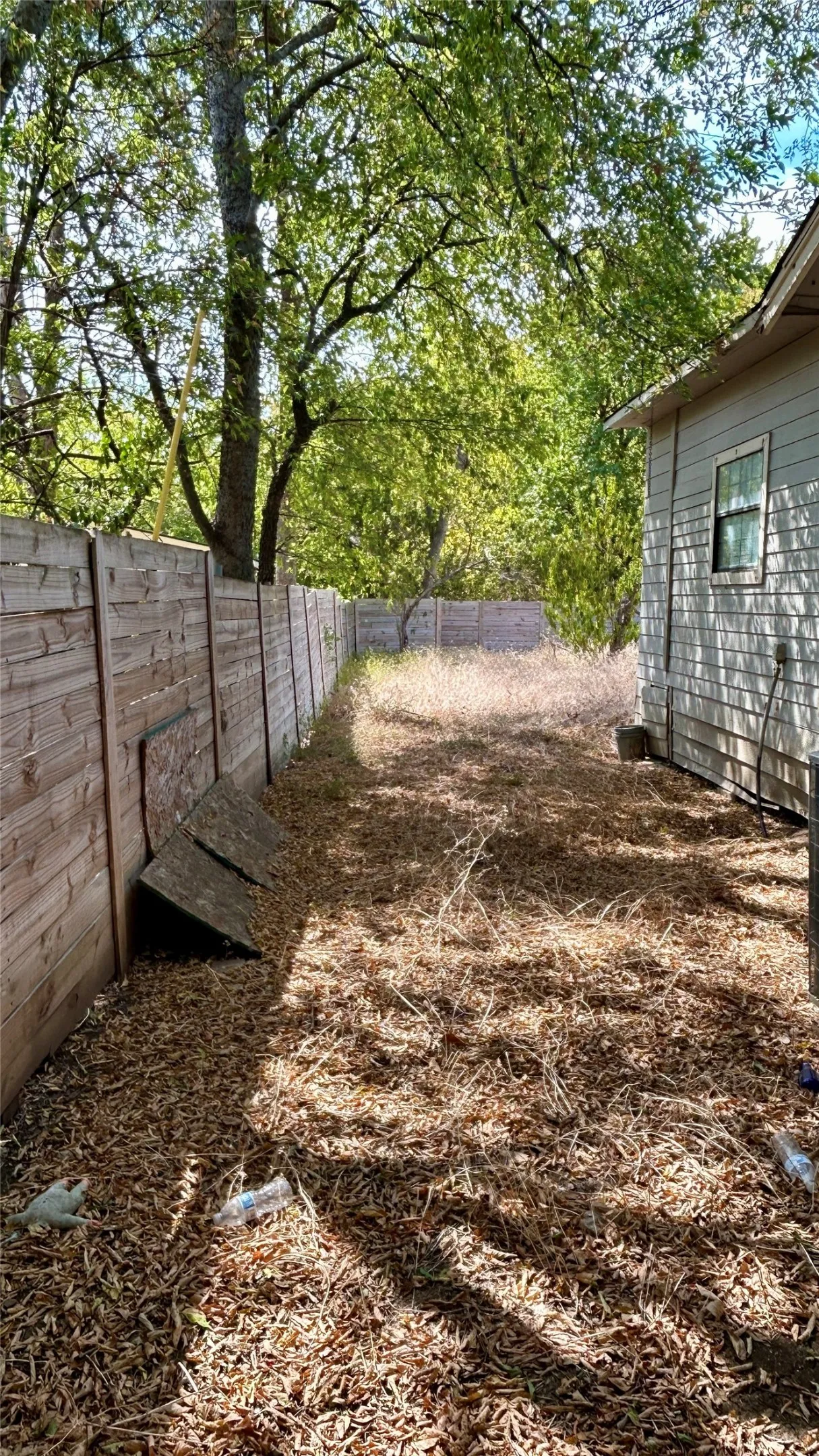 Single Family Residence For Sale in Dallas County , 4721 Garrison Avenue, Dallas, Texas 75216, 4 Bedroom, 2 Bathroom, Garage spaces, 1,500 Sqft, built in 1953, mls#21400662, Real Estate Agent in Dallas, Homes For Sale in Dallas county, Homes For Sale in Dallas, Realtor in Dallas Texas, Real Estate Brokerage Independent Realty Texas, Luminita Cordes Realtor