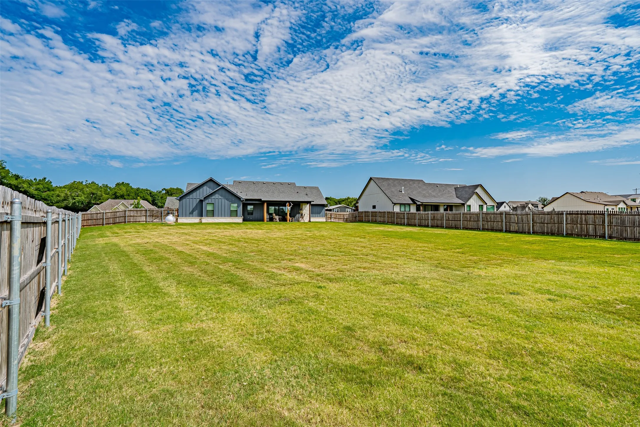 Single Family Residence For Sale in Somervell County , 1137 County Road 337, Glen Rose, Texas 76043, 4 Bedroom, 3 Bathroom, 3 Garage spaces, 2,624 Sqft, built in 2023, mls#21402865, Real Estate Agent in Glen Rose, Homes For Sale in Somervell county, Homes For Sale in Glen Rose, Realtor in Glen Rose Texas, Real Estate Brokerage Independent Realty Texas, Luminita Cordes Realtor
