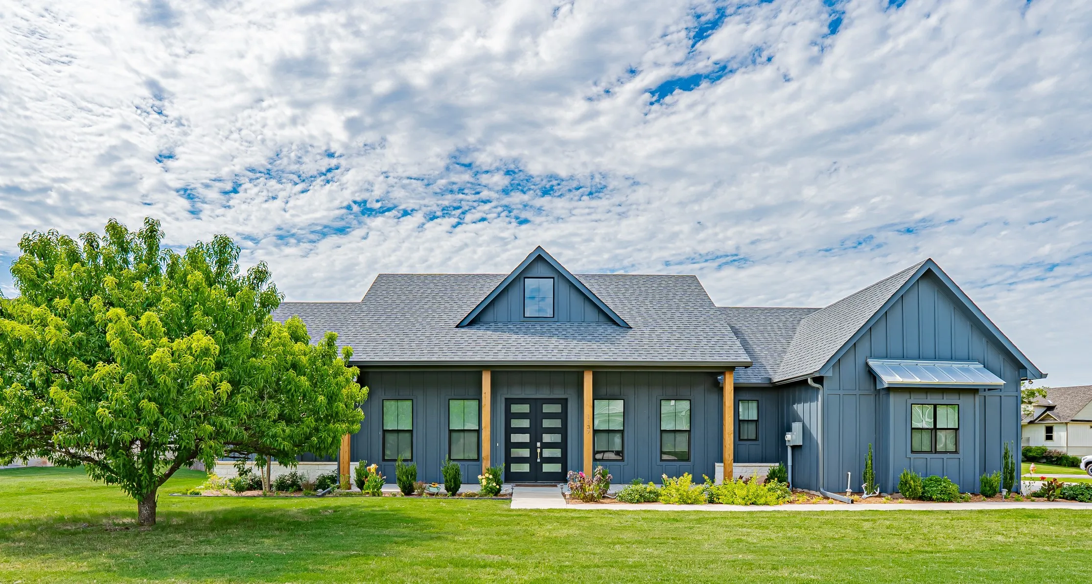 Single Family Residence For Sale in Somervell County , 1137 County Road 337, Glen Rose, Texas 76043, 4 Bedroom, 3 Bathroom, 3 Garage spaces, 2,624 Sqft, built in 2023, mls#21402865, Real Estate Agent in Glen Rose, Homes For Sale in Somervell county, Homes For Sale in Glen Rose, Realtor in Glen Rose Texas, Real Estate Brokerage Independent Realty Texas, Luminita Cordes Realtor