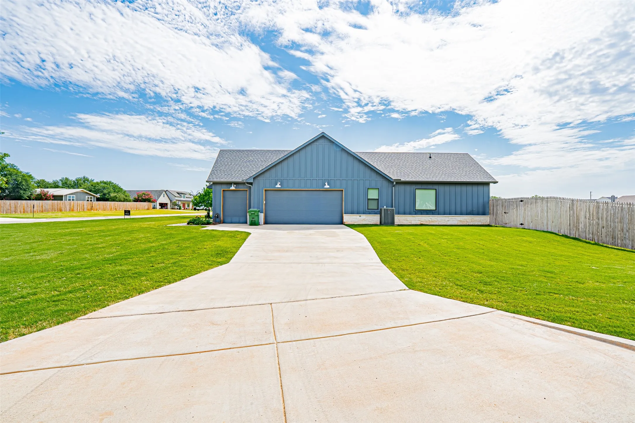 Single Family Residence For Sale in Somervell County , 1137 County Road 337, Glen Rose, Texas 76043, 4 Bedroom, 3 Bathroom, 3 Garage spaces, 2,624 Sqft, built in 2023, mls#21402865, Real Estate Agent in Glen Rose, Homes For Sale in Somervell county, Homes For Sale in Glen Rose, Realtor in Glen Rose Texas, Real Estate Brokerage Independent Realty Texas, Luminita Cordes Realtor
