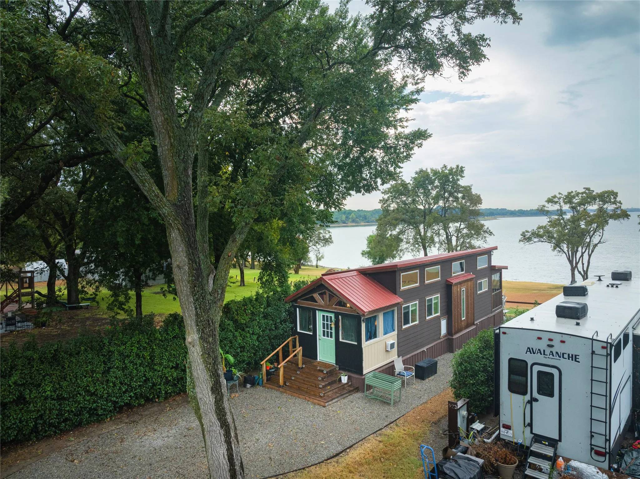 Mobile Home For Sale in Collin County , 921 Pecan Point, Princeton, Texas 75407, 1 Bedroom, 1 Bathroom, Garage spaces, 399 Sqft, built in 2022, mls#21402664, Real Estate Agent in Princeton, Homes For Sale in Collin county, Homes For Sale in Princeton, Realtor in Princeton Texas, Real Estate Brokerage Independent Realty Texas, Luminita Cordes Realtor