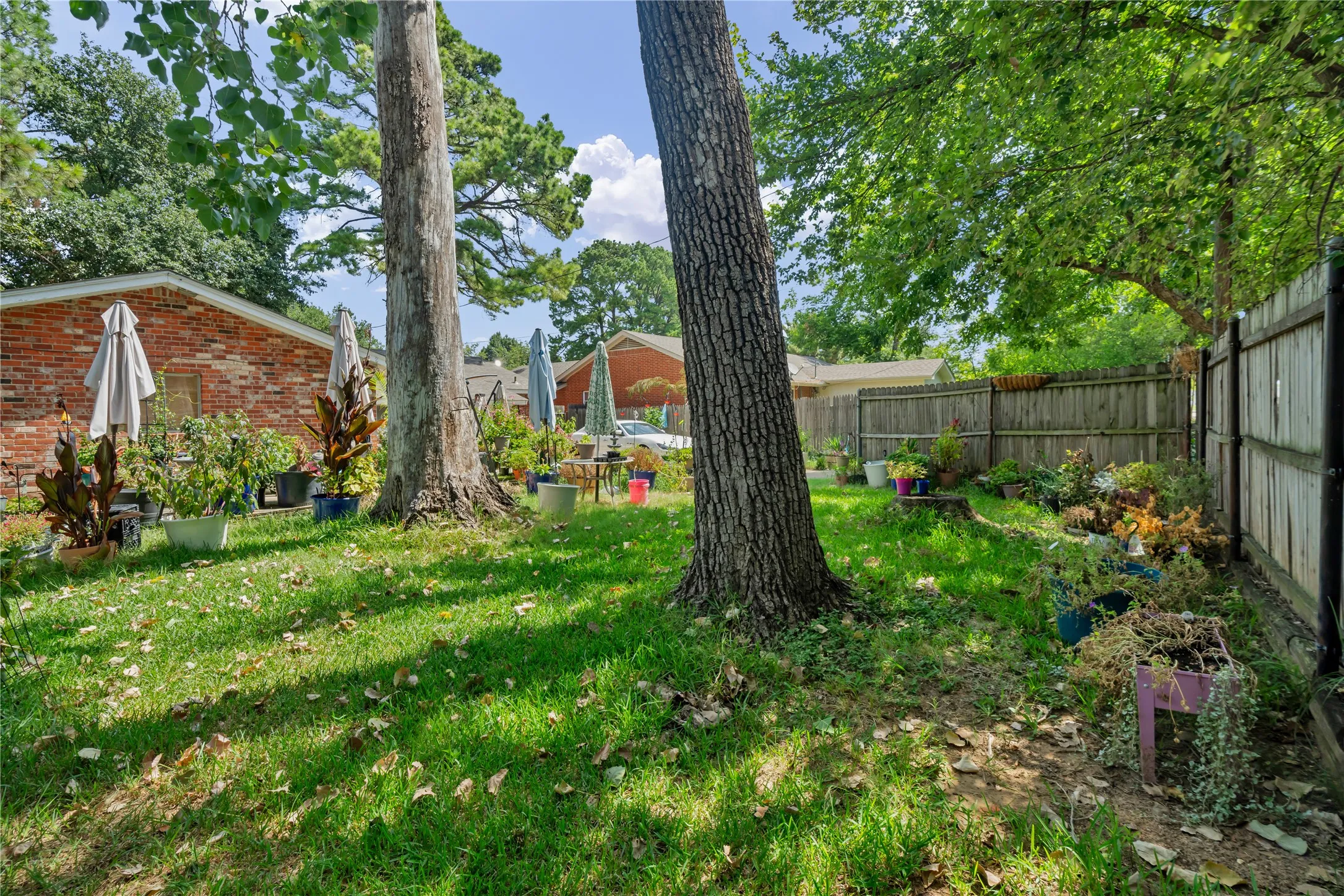 Single Family Residence For Sale in Tarrant County , 3408 Hastings Drive, Arlington, Texas 76013, 3 Bedroom, 2 Bathroom, 2 Garage spaces, 1,404 Sqft, built in 1966, mls#21402871, Real Estate Agent in Arlington, Homes For Sale in Tarrant county, Homes For Sale in Arlington, Realtor in Arlington Texas, Real Estate Brokerage Independent Realty Texas, Luminita Cordes Realtor