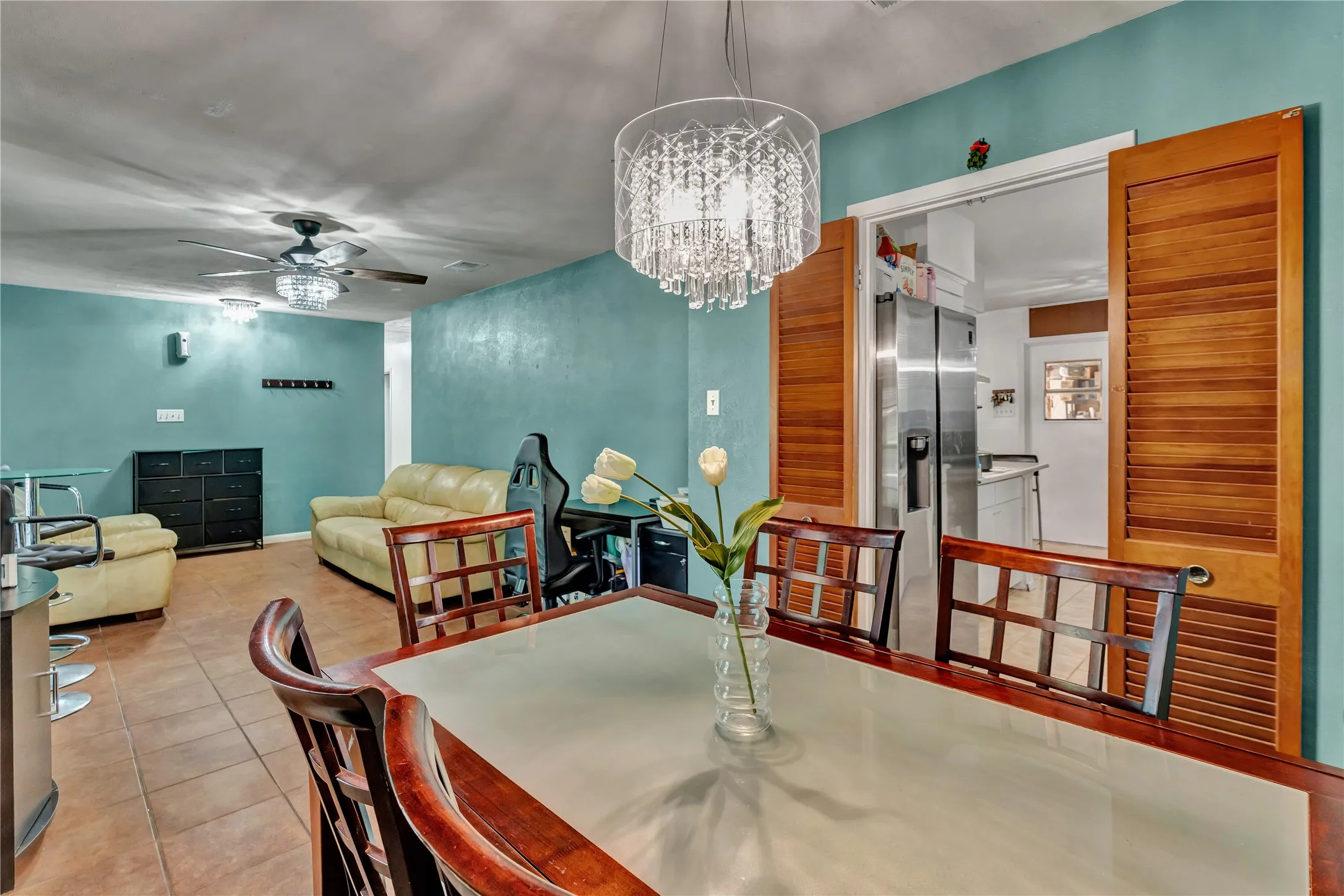 Single Family Residence For Sale in Tarrant County , 3408 Hastings Drive, Arlington, Texas 76013, 3 Bedroom, 2 Bathroom, 2 Garage spaces, 1,404 Sqft, built in 1966, mls#21402871, Real Estate Agent in Arlington, Homes For Sale in Tarrant county, Homes For Sale in Arlington, Realtor in Arlington Texas, Real Estate Brokerage Independent Realty Texas, Luminita Cordes Realtor