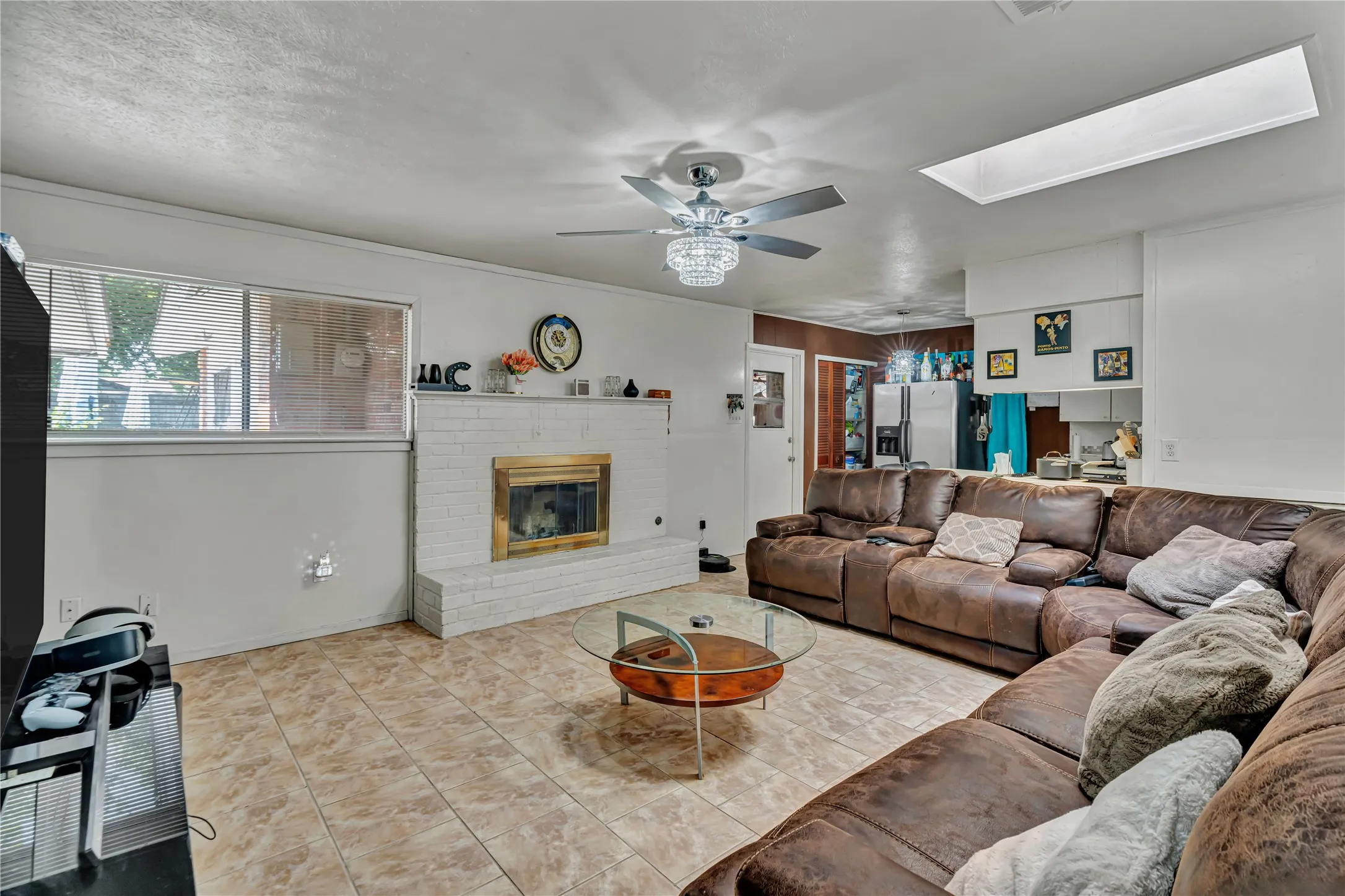 Single Family Residence For Sale in Tarrant County , 3408 Hastings Drive, Arlington, Texas 76013, 3 Bedroom, 2 Bathroom, 2 Garage spaces, 1,404 Sqft, built in 1966, mls#21402871, Real Estate Agent in Arlington, Homes For Sale in Tarrant county, Homes For Sale in Arlington, Realtor in Arlington Texas, Real Estate Brokerage Independent Realty Texas, Luminita Cordes Realtor