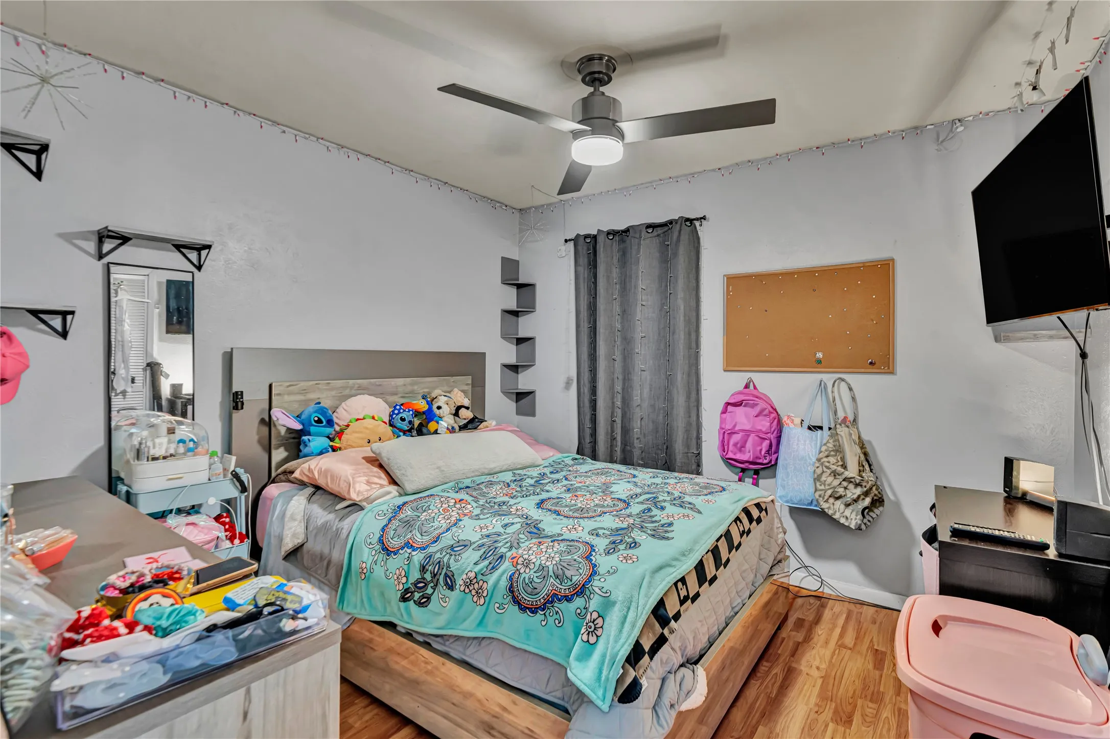 Single Family Residence For Sale in Tarrant County , 3408 Hastings Drive, Arlington, Texas 76013, 3 Bedroom, 2 Bathroom, 2 Garage spaces, 1,404 Sqft, built in 1966, mls#21402871, Real Estate Agent in Arlington, Homes For Sale in Tarrant county, Homes For Sale in Arlington, Realtor in Arlington Texas, Real Estate Brokerage Independent Realty Texas, Luminita Cordes Realtor