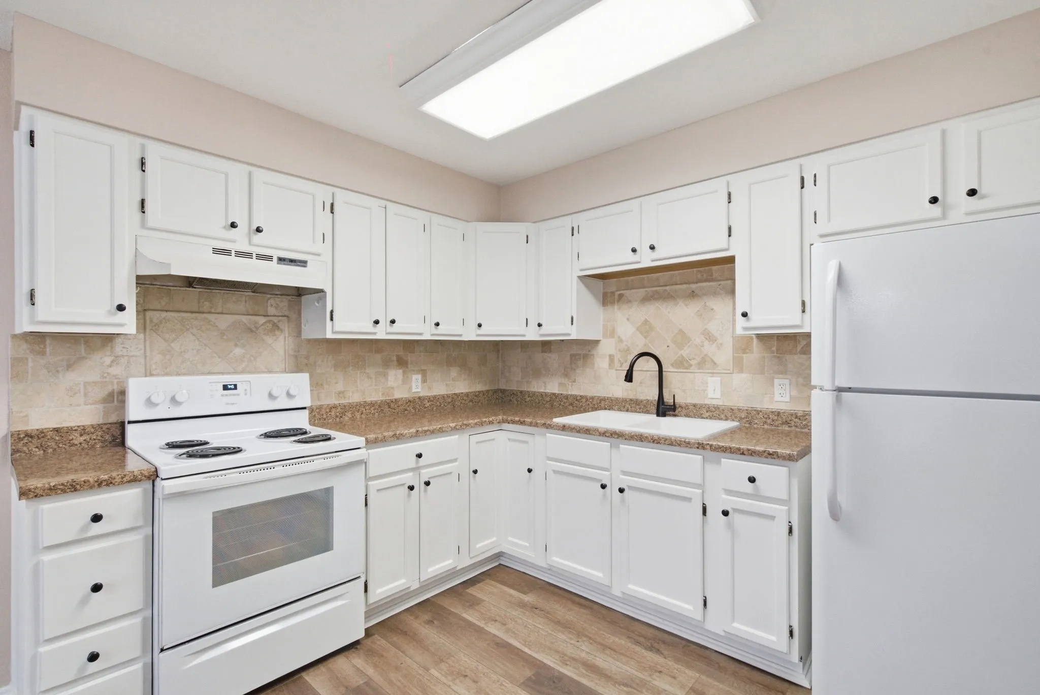 Single Family Residence For Sale in Parker County , 1416 N Rusk Street, Weatherford, Texas 76086, 3 Bedroom, 6 Bathroom, 1 Garage spaces, 1,152 Sqft, built in 1985, mls#21402843, Real Estate Agent in Weatherford, Homes For Sale in Parker county, Homes For Sale in Weatherford, Realtor in Weatherford Texas, Real Estate Brokerage Independent Realty Texas, Luminita Cordes Realtor