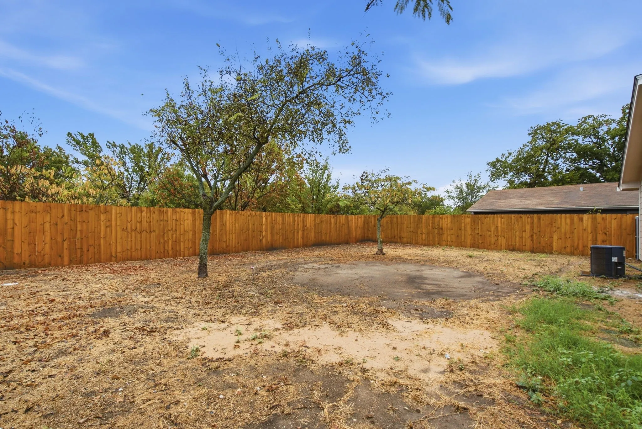 Single Family Residence For Sale in Parker County , 1416 N Rusk Street, Weatherford, Texas 76086, 3 Bedroom, 6 Bathroom, 1 Garage spaces, 1,152 Sqft, built in 1985, mls#21402843, Real Estate Agent in Weatherford, Homes For Sale in Parker county, Homes For Sale in Weatherford, Realtor in Weatherford Texas, Real Estate Brokerage Independent Realty Texas, Luminita Cordes Realtor