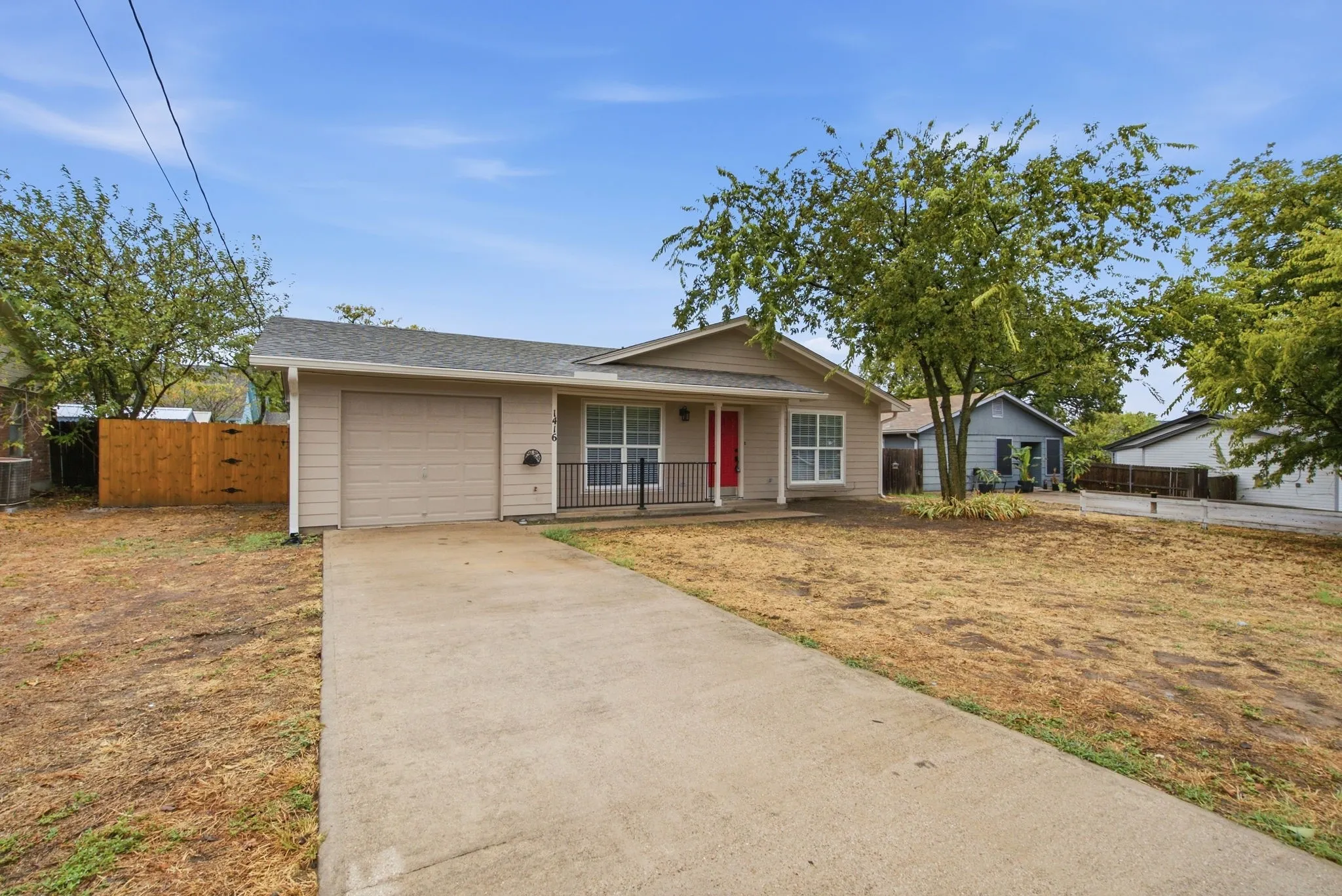 Single Family Residence For Sale in Parker County , 1416 N Rusk Street, Weatherford, Texas 76086, 3 Bedroom, 6 Bathroom, 1 Garage spaces, 1,152 Sqft, built in 1985, mls#21402843, Real Estate Agent in Weatherford, Homes For Sale in Parker county, Homes For Sale in Weatherford, Realtor in Weatherford Texas, Real Estate Brokerage Independent Realty Texas, Luminita Cordes Realtor