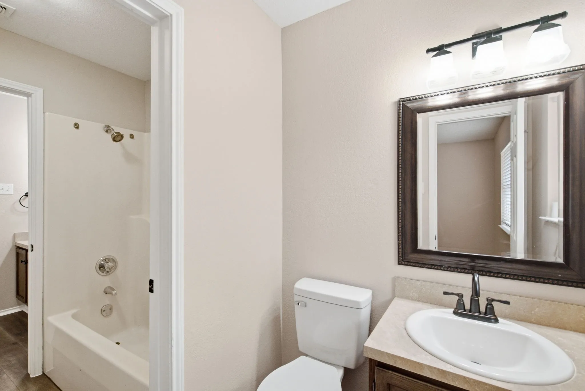 Single Family Residence For Sale in Parker County , 1416 N Rusk Street, Weatherford, Texas 76086, 3 Bedroom, 6 Bathroom, 1 Garage spaces, 1,152 Sqft, built in 1985, mls#21402843, Real Estate Agent in Weatherford, Homes For Sale in Parker county, Homes For Sale in Weatherford, Realtor in Weatherford Texas, Real Estate Brokerage Independent Realty Texas, Luminita Cordes Realtor