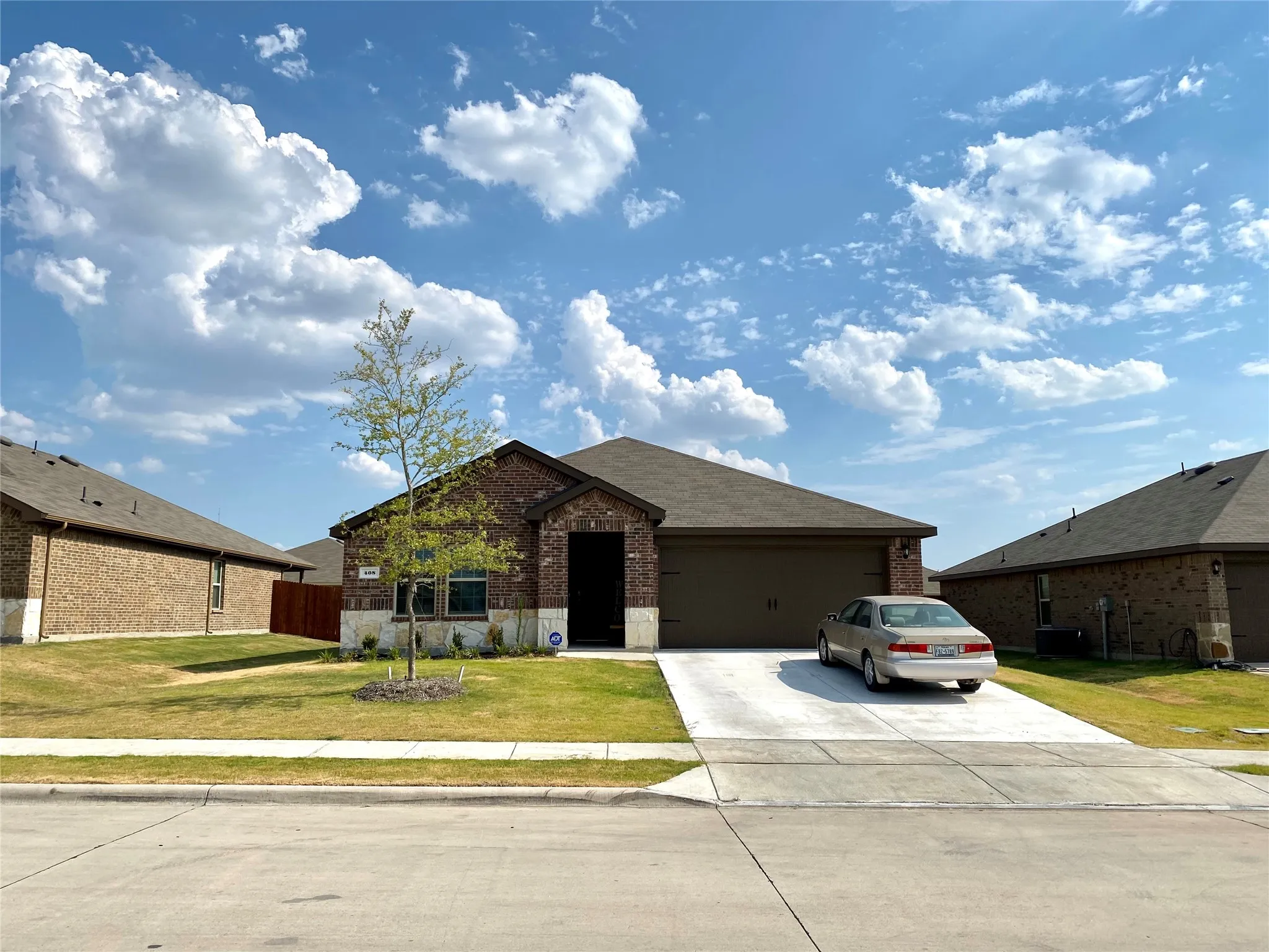 Single Family Residence For Sale in Collin County , 408 Wrangler Drive, Josephine, Texas 75189, 4 Bedroom, 2 Bathroom, 2 Garage spaces, 1,870 Sqft, built in 2021, mls#21402869, Real Estate Agent in Josephine, Homes For Sale in Collin county, Homes For Sale in Josephine, Realtor in Josephine Texas, Real Estate Brokerage Independent Realty Texas, Luminita Cordes Realtor