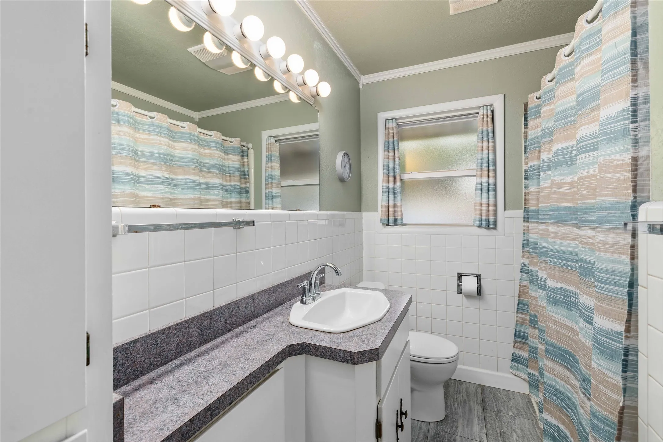 Single Family Residence For Sale in Brown County , 1611 16th Street, Brownwood, Texas 76801, 3 Bedroom, 2 Bathroom, 1 Garage spaces, 1,713 Sqft, built in 1965, mls#21401672, Real Estate Agent in Brownwood, Homes For Sale in Brown county, Homes For Sale in Brownwood, Realtor in Brownwood Texas, Real Estate Brokerage Independent Realty Texas, Luminita Cordes Realtor