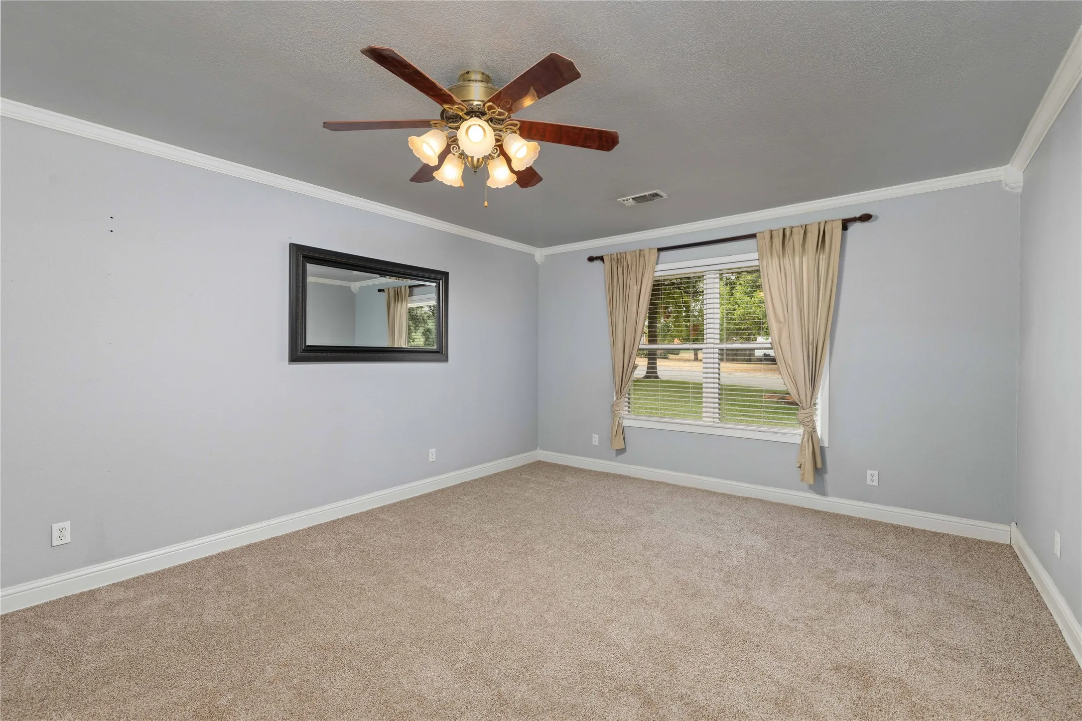 Single Family Residence For Sale in Brown County , 1611 16th Street, Brownwood, Texas 76801, 3 Bedroom, 2 Bathroom, 1 Garage spaces, 1,713 Sqft, built in 1965, mls#21401672, Real Estate Agent in Brownwood, Homes For Sale in Brown county, Homes For Sale in Brownwood, Realtor in Brownwood Texas, Real Estate Brokerage Independent Realty Texas, Luminita Cordes Realtor