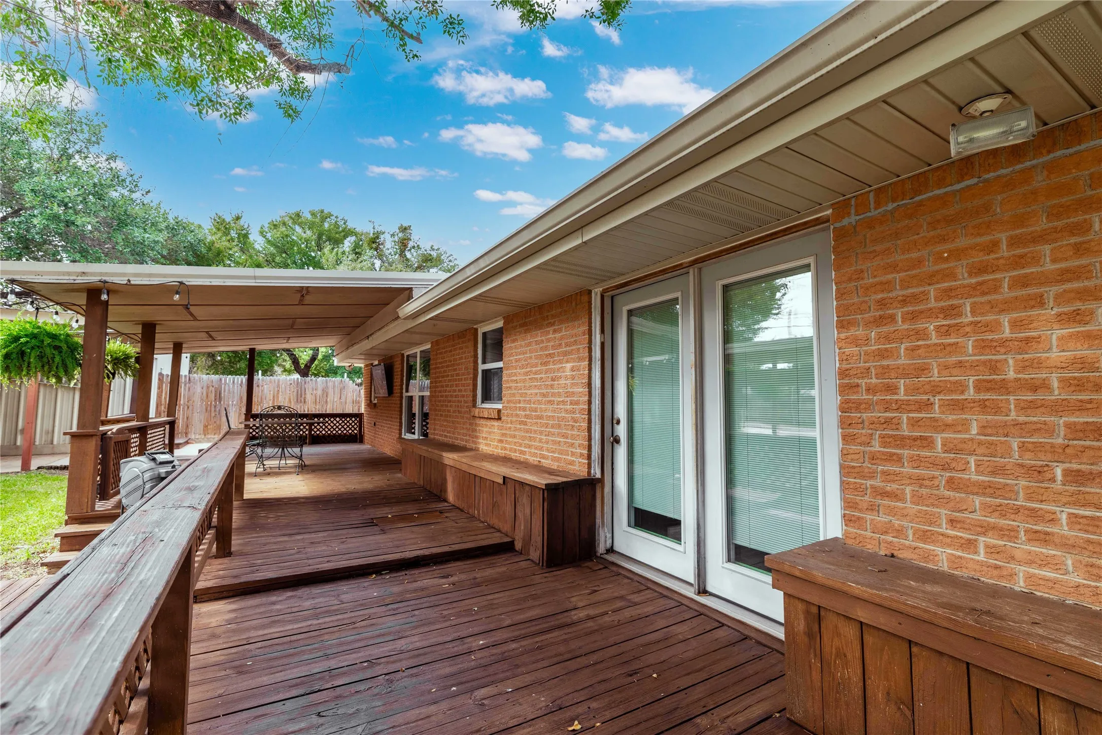 Single Family Residence For Sale in Brown County , 1611 16th Street, Brownwood, Texas 76801, 3 Bedroom, 2 Bathroom, 1 Garage spaces, 1,713 Sqft, built in 1965, mls#21401672, Real Estate Agent in Brownwood, Homes For Sale in Brown county, Homes For Sale in Brownwood, Realtor in Brownwood Texas, Real Estate Brokerage Independent Realty Texas, Luminita Cordes Realtor