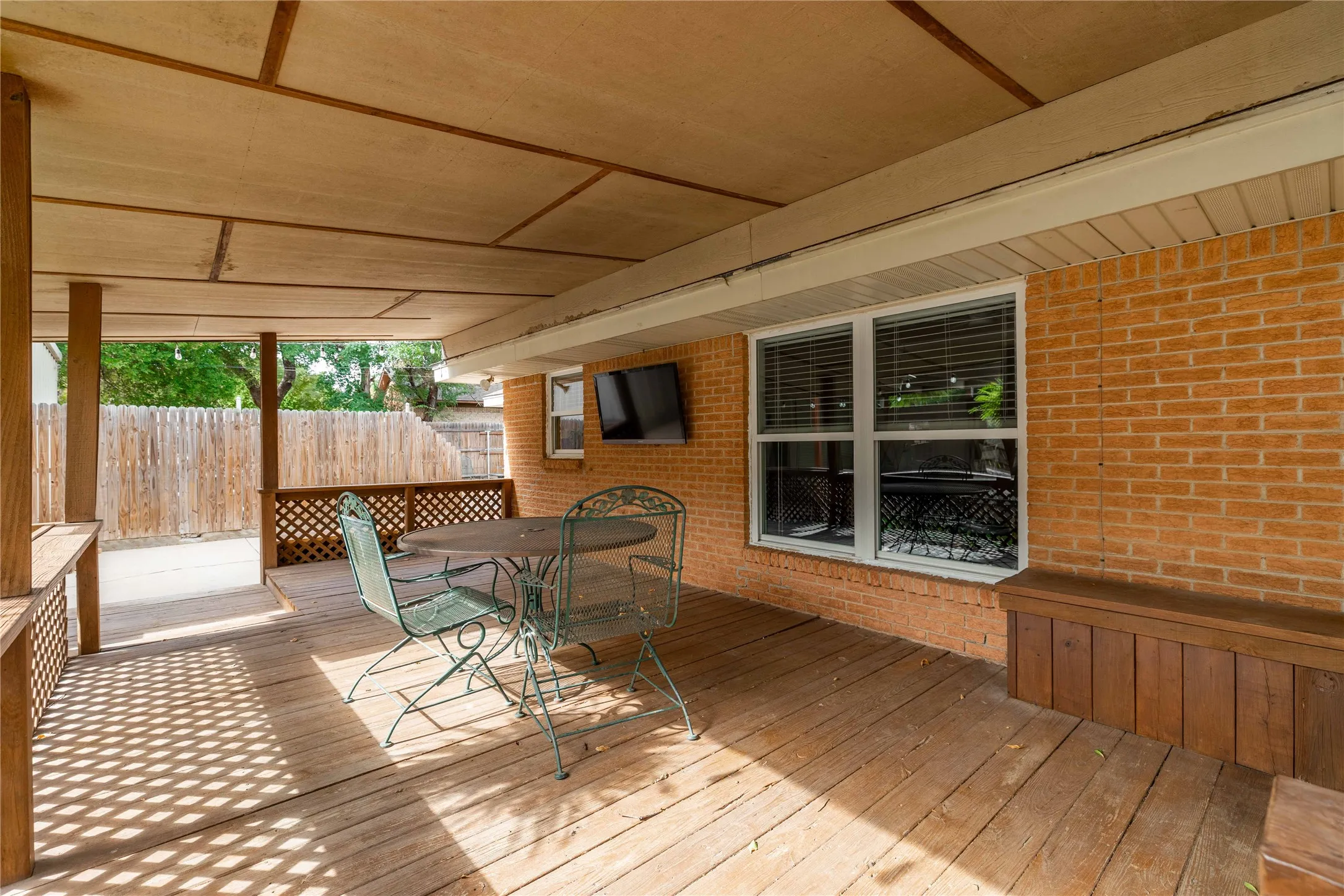 Single Family Residence For Sale in Brown County , 1611 16th Street, Brownwood, Texas 76801, 3 Bedroom, 2 Bathroom, 1 Garage spaces, 1,713 Sqft, built in 1965, mls#21401672, Real Estate Agent in Brownwood, Homes For Sale in Brown county, Homes For Sale in Brownwood, Realtor in Brownwood Texas, Real Estate Brokerage Independent Realty Texas, Luminita Cordes Realtor
