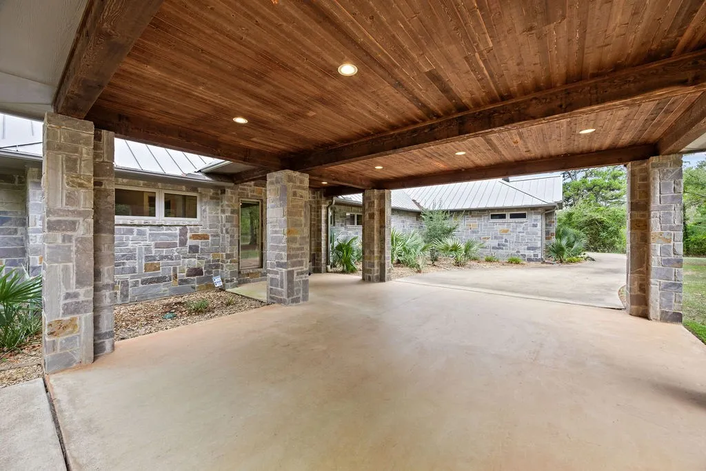Farm For Sale in Wood County , 1322 Private Road 7891, Mineola, Texas 75773, 4 Bedroom, 3 Bathroom, 2 Garage spaces, 3,064 Sqft, built in 2011, mls#21400940, Real Estate Agent in Mineola, Homes For Sale in Wood county, Homes For Sale in Mineola, Realtor in Mineola Texas, Real Estate Brokerage Independent Realty Texas, Luminita Cordes Realtor