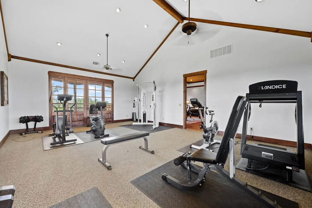 Farm For Sale in Wood County , 1322 Private Road 7891, Mineola, Texas 75773, 4 Bedroom, 3 Bathroom, 2 Garage spaces, 3,064 Sqft, built in 2011, mls#21400940, Real Estate Agent in Mineola, Homes For Sale in Wood county, Homes For Sale in Mineola, Realtor in Mineola Texas, Real Estate Brokerage Independent Realty Texas, Luminita Cordes Realtor