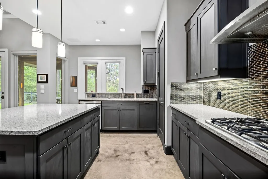 Farm For Sale in Wood County , 1322 Private Road 7891, Mineola, Texas 75773, 4 Bedroom, 3 Bathroom, 2 Garage spaces, 3,064 Sqft, built in 2011, mls#21400940, Real Estate Agent in Mineola, Homes For Sale in Wood county, Homes For Sale in Mineola, Realtor in Mineola Texas, Real Estate Brokerage Independent Realty Texas, Luminita Cordes Realtor