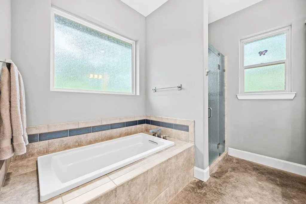 Farm For Sale in Wood County , 1322 Private Road 7891, Mineola, Texas 75773, 4 Bedroom, 3 Bathroom, 2 Garage spaces, 3,064 Sqft, built in 2011, mls#21400940, Real Estate Agent in Mineola, Homes For Sale in Wood county, Homes For Sale in Mineola, Realtor in Mineola Texas, Real Estate Brokerage Independent Realty Texas, Luminita Cordes Realtor