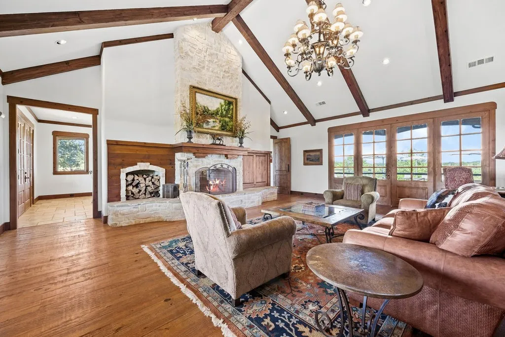 Farm For Sale in Wood County , 1322 Private Road 7891, Mineola, Texas 75773, 4 Bedroom, 3 Bathroom, 2 Garage spaces, 3,064 Sqft, built in 2011, mls#21400940, Real Estate Agent in Mineola, Homes For Sale in Wood county, Homes For Sale in Mineola, Realtor in Mineola Texas, Real Estate Brokerage Independent Realty Texas, Luminita Cordes Realtor