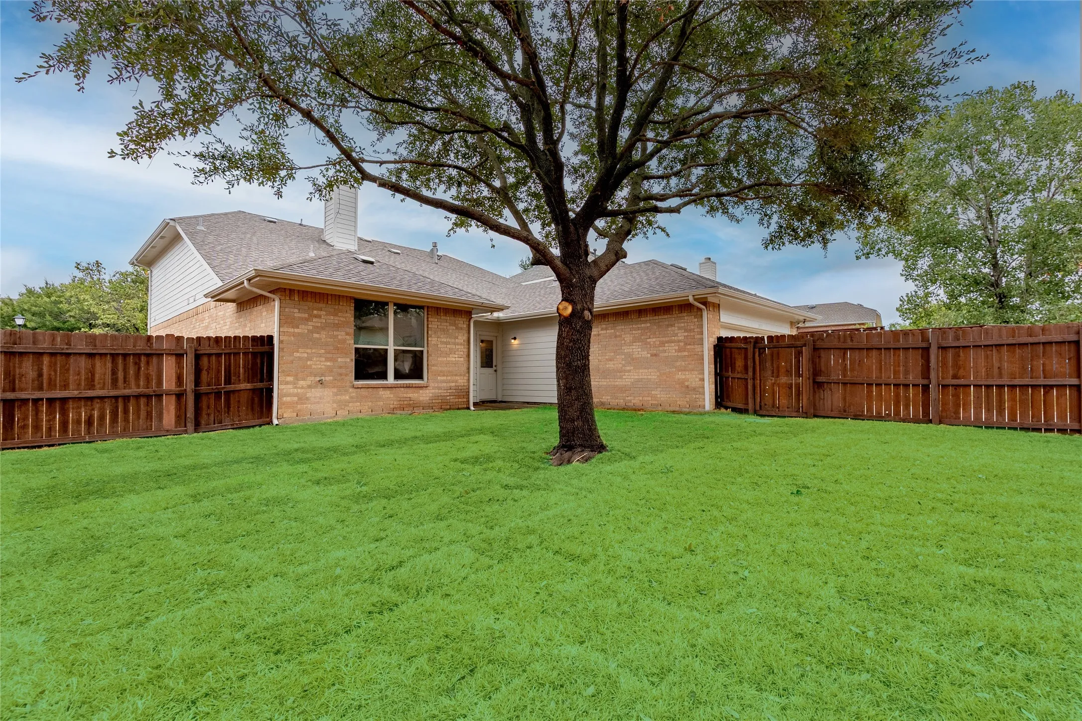 Single Family Residence For Sale in Rockwall County , 2837 Deer Ridge Drive, Rockwall, Texas 75032, 4 Bedroom, 3 Bathroom, 2 Garage spaces, 2,788 Sqft, built in 2003, mls#21376798, Real Estate Agent in Rockwall, Homes For Sale in Rockwall county, Homes For Sale in Rockwall, Realtor in Rockwall Texas, Real Estate Brokerage Independent Realty Texas, Luminita Cordes Realtor