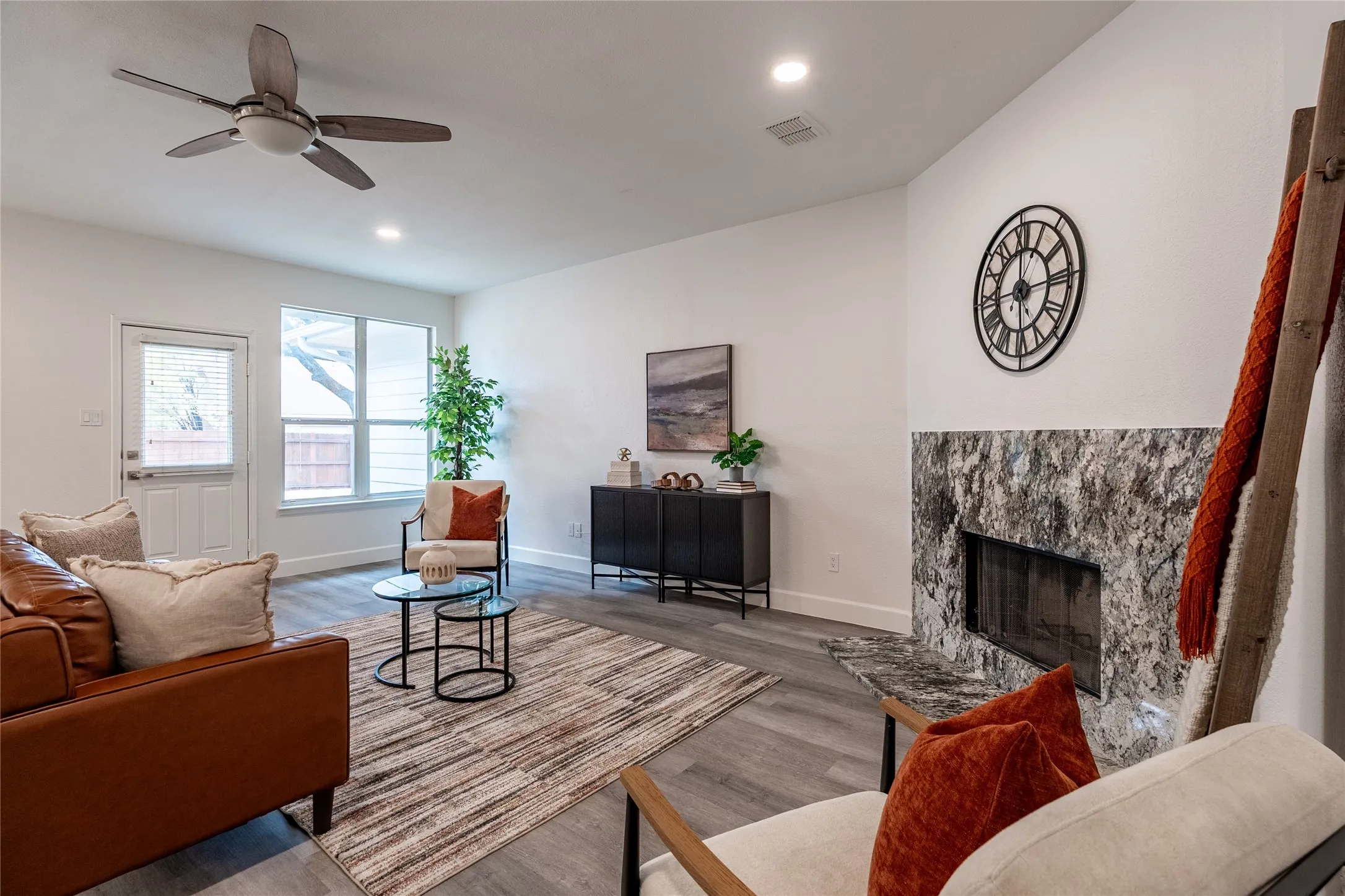 Single Family Residence For Sale in Rockwall County , 2837 Deer Ridge Drive, Rockwall, Texas 75032, 4 Bedroom, 3 Bathroom, 2 Garage spaces, 2,788 Sqft, built in 2003, mls#21376798, Real Estate Agent in Rockwall, Homes For Sale in Rockwall county, Homes For Sale in Rockwall, Realtor in Rockwall Texas, Real Estate Brokerage Independent Realty Texas, Luminita Cordes Realtor
