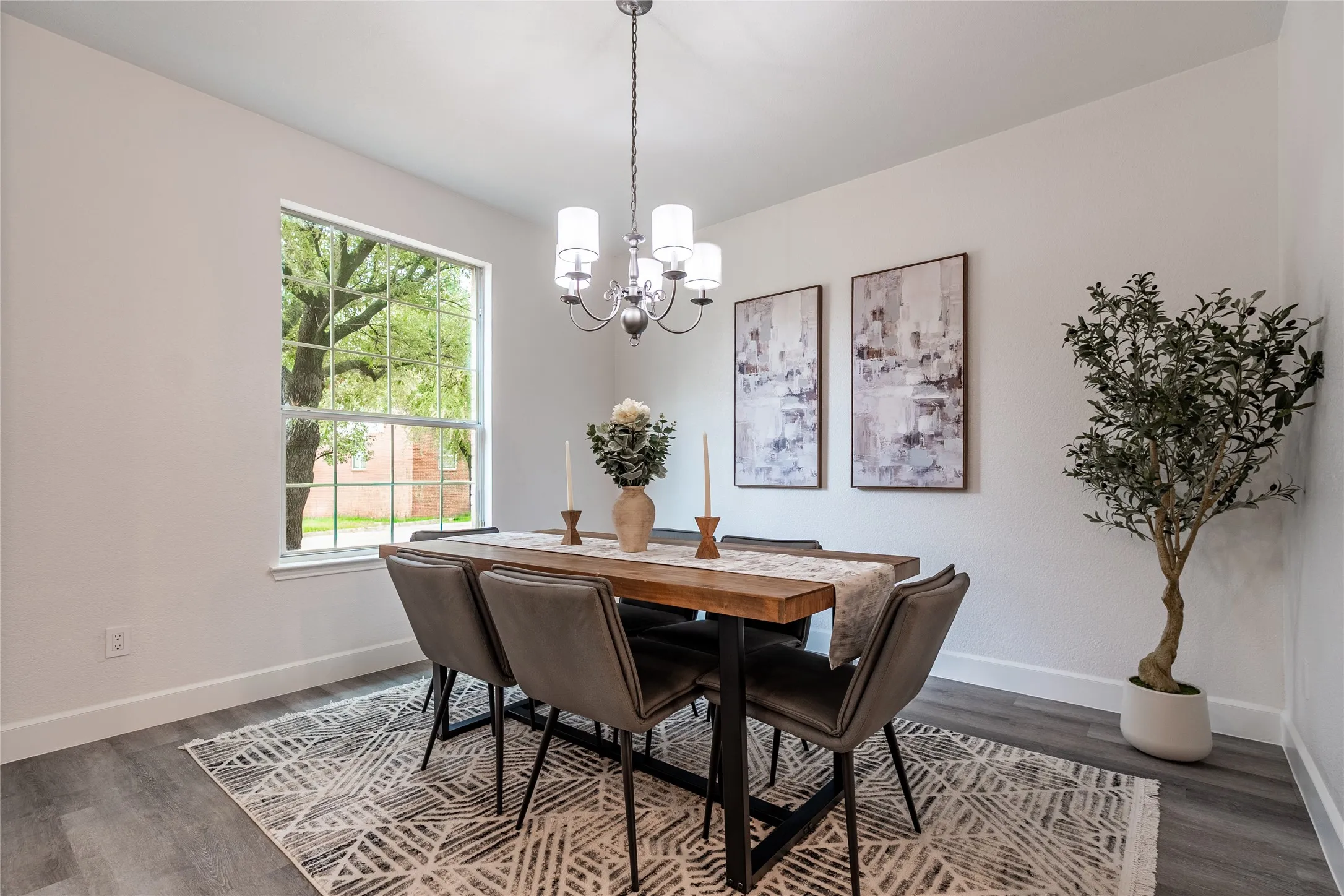 Single Family Residence For Sale in Rockwall County , 2837 Deer Ridge Drive, Rockwall, Texas 75032, 4 Bedroom, 3 Bathroom, 2 Garage spaces, 2,788 Sqft, built in 2003, mls#21376798, Real Estate Agent in Rockwall, Homes For Sale in Rockwall county, Homes For Sale in Rockwall, Realtor in Rockwall Texas, Real Estate Brokerage Independent Realty Texas, Luminita Cordes Realtor