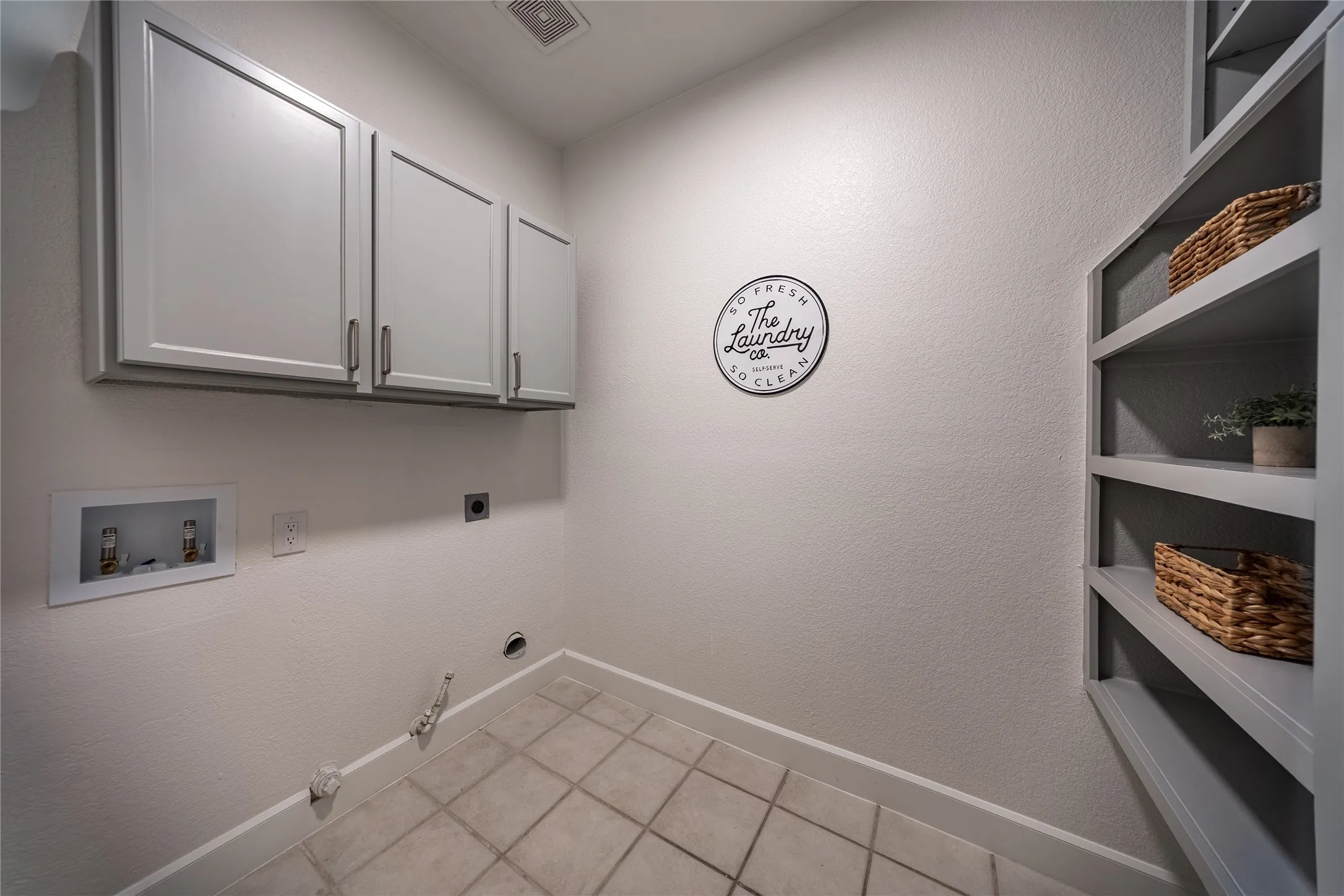 Single Family Residence For Sale in Rockwall County , 2837 Deer Ridge Drive, Rockwall, Texas 75032, 4 Bedroom, 3 Bathroom, 2 Garage spaces, 2,788 Sqft, built in 2003, mls#21376798, Real Estate Agent in Rockwall, Homes For Sale in Rockwall county, Homes For Sale in Rockwall, Realtor in Rockwall Texas, Real Estate Brokerage Independent Realty Texas, Luminita Cordes Realtor