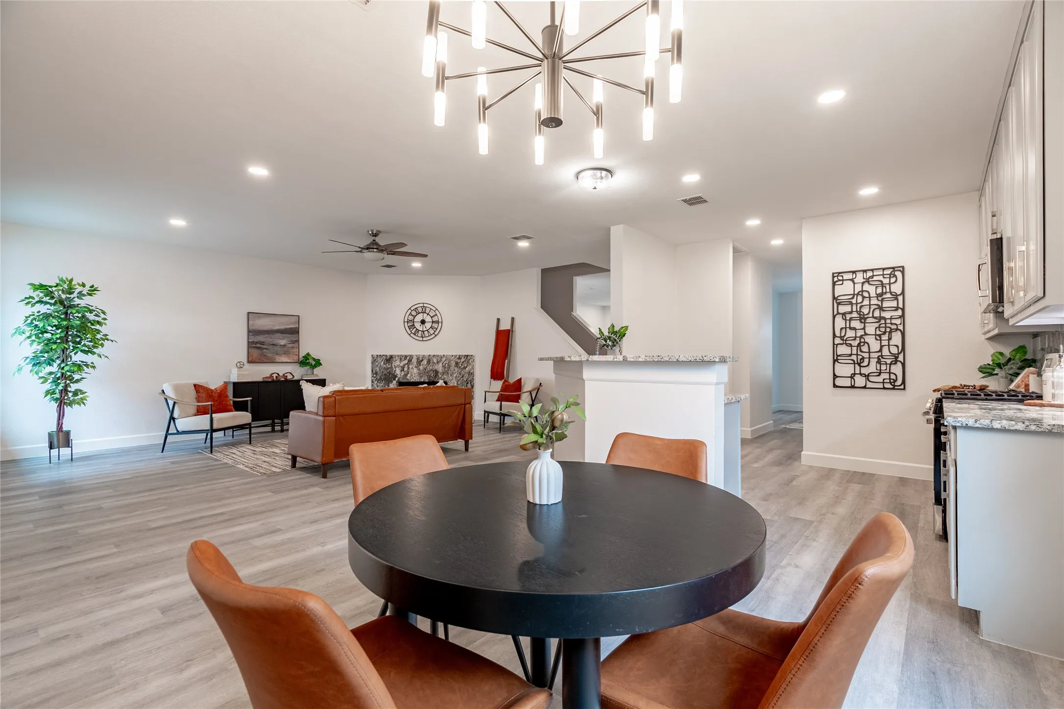 Single Family Residence For Sale in Rockwall County , 2837 Deer Ridge Drive, Rockwall, Texas 75032, 4 Bedroom, 3 Bathroom, 2 Garage spaces, 2,788 Sqft, built in 2003, mls#21376798, Real Estate Agent in Rockwall, Homes For Sale in Rockwall county, Homes For Sale in Rockwall, Realtor in Rockwall Texas, Real Estate Brokerage Independent Realty Texas, Luminita Cordes Realtor