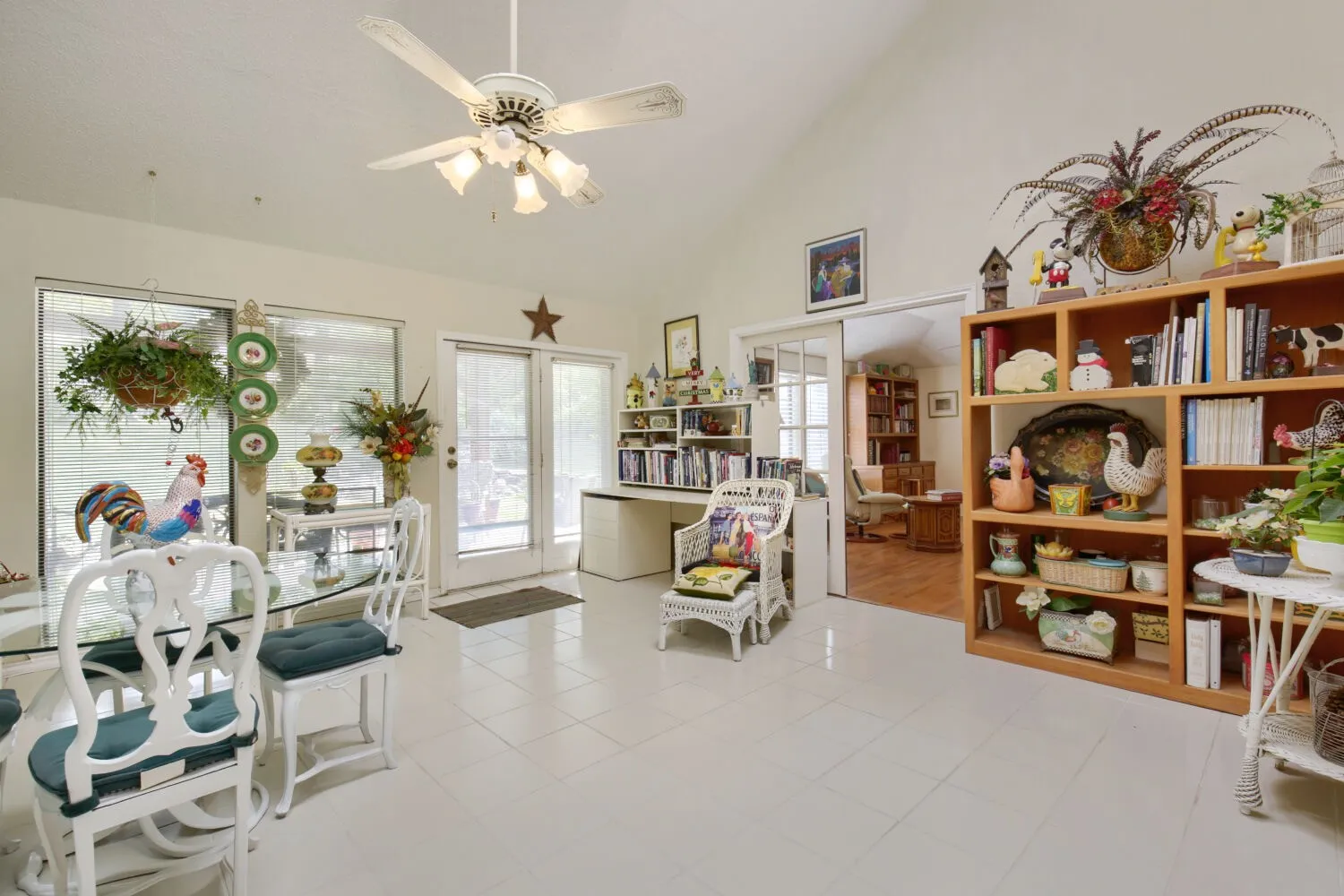 Single Family Residence For Sale in Dallas County , 1538 Highland Road, Dallas, Texas 75218, 3 Bedroom, 3 Bathroom, Garage spaces, 2,651 Sqft, built in 1982, mls#21400320, Real Estate Agent in Dallas, Homes For Sale in Dallas county, Homes For Sale in Dallas, Realtor in Dallas Texas, Real Estate Brokerage Independent Realty Texas, Luminita Cordes Realtor