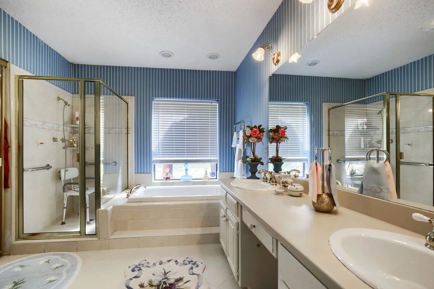 Single Family Residence For Sale in Dallas County , 1538 Highland Road, Dallas, Texas 75218, 3 Bedroom, 3 Bathroom, Garage spaces, 2,651 Sqft, built in 1982, mls#21400320, Real Estate Agent in Dallas, Homes For Sale in Dallas county, Homes For Sale in Dallas, Realtor in Dallas Texas, Real Estate Brokerage Independent Realty Texas, Luminita Cordes Realtor