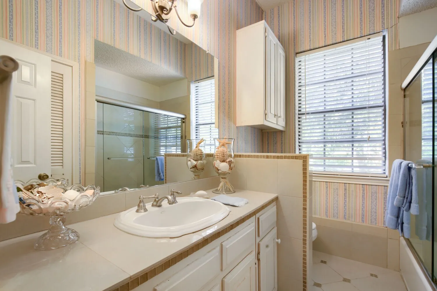 Single Family Residence For Sale in Dallas County , 1538 Highland Road, Dallas, Texas 75218, 3 Bedroom, 3 Bathroom, Garage spaces, 2,651 Sqft, built in 1982, mls#21400320, Real Estate Agent in Dallas, Homes For Sale in Dallas county, Homes For Sale in Dallas, Realtor in Dallas Texas, Real Estate Brokerage Independent Realty Texas, Luminita Cordes Realtor