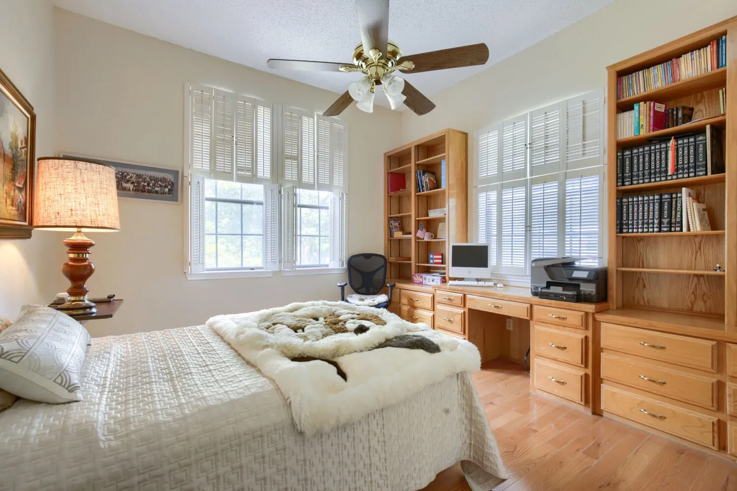 Single Family Residence For Sale in Dallas County , 1538 Highland Road, Dallas, Texas 75218, 3 Bedroom, 3 Bathroom, Garage spaces, 2,651 Sqft, built in 1982, mls#21400320, Real Estate Agent in Dallas, Homes For Sale in Dallas county, Homes For Sale in Dallas, Realtor in Dallas Texas, Real Estate Brokerage Independent Realty Texas, Luminita Cordes Realtor