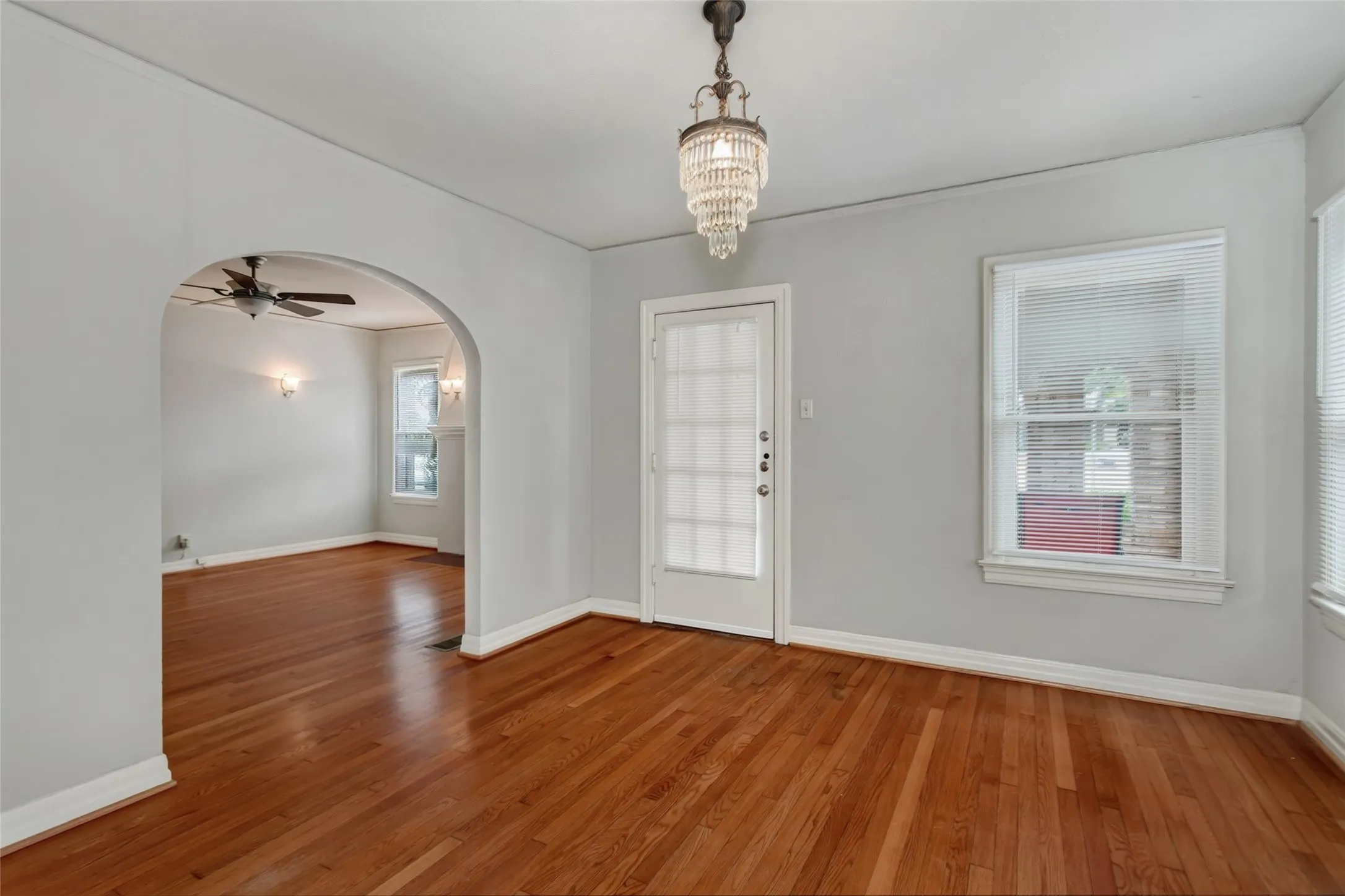 Duplex For Sale in Dallas County , 5740 - 5742 Goodwin Avenue, Dallas, Texas 75206, 2 Bedroom, 1 Bathroom, Garage spaces, 0 Sqft, built in 1931, mls#21402278, Real Estate Agent in Dallas, Homes For Sale in Dallas county, Homes For Sale in Dallas, Realtor in Dallas Texas, Real Estate Brokerage Independent Realty Texas, Luminita Cordes Realtor